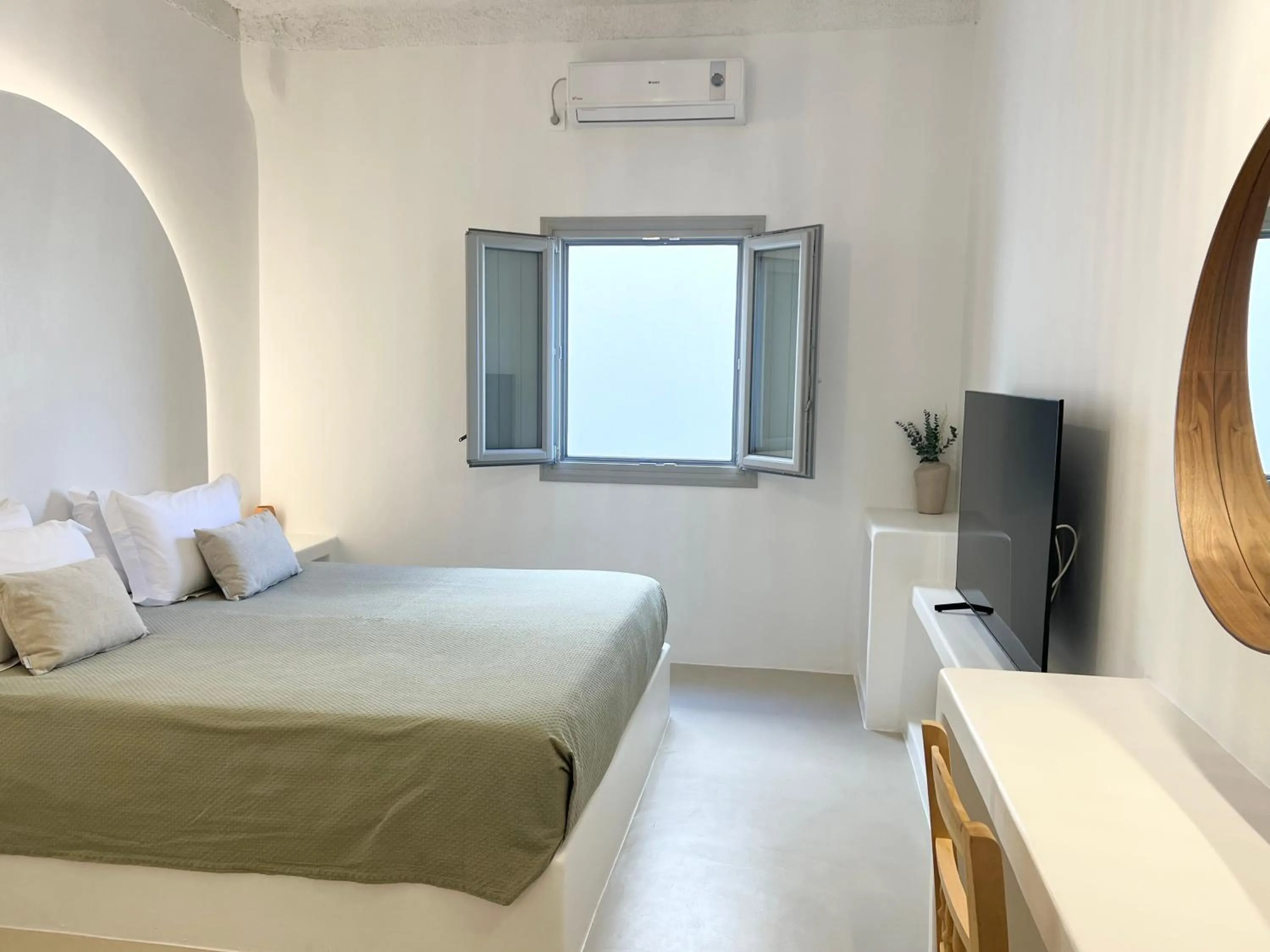 Mod Santorini Vegan Accommodation