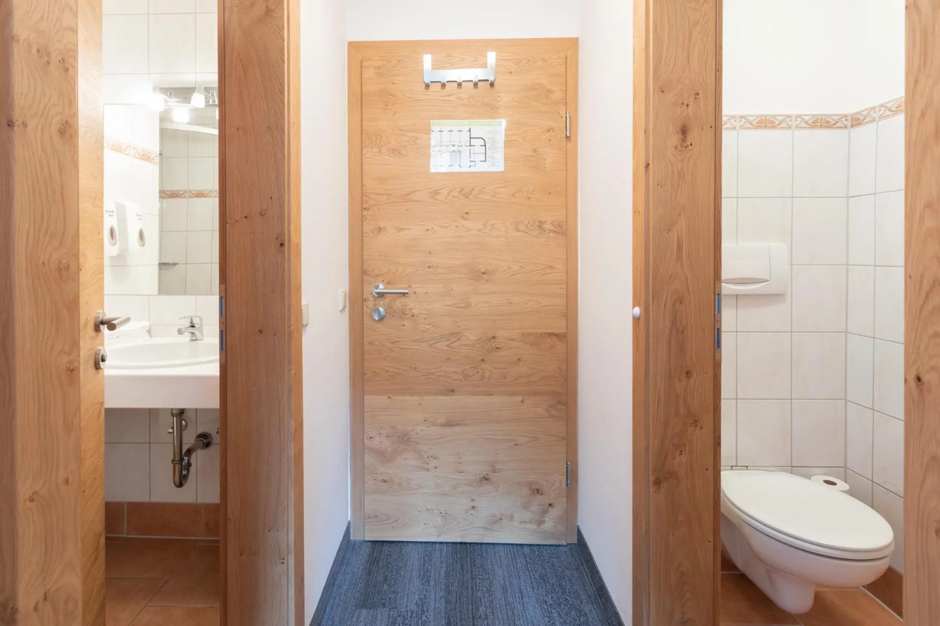 Toilet in Wander- und Familienhotel Erika