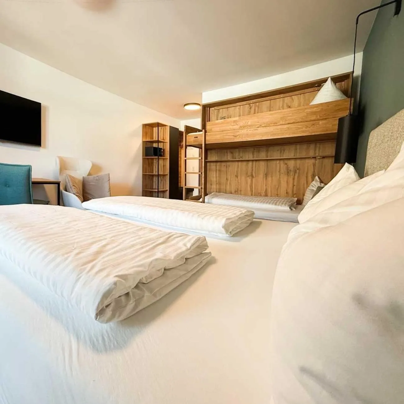 Photo of the whole room, Bed in Wander- und Familienhotel Erika