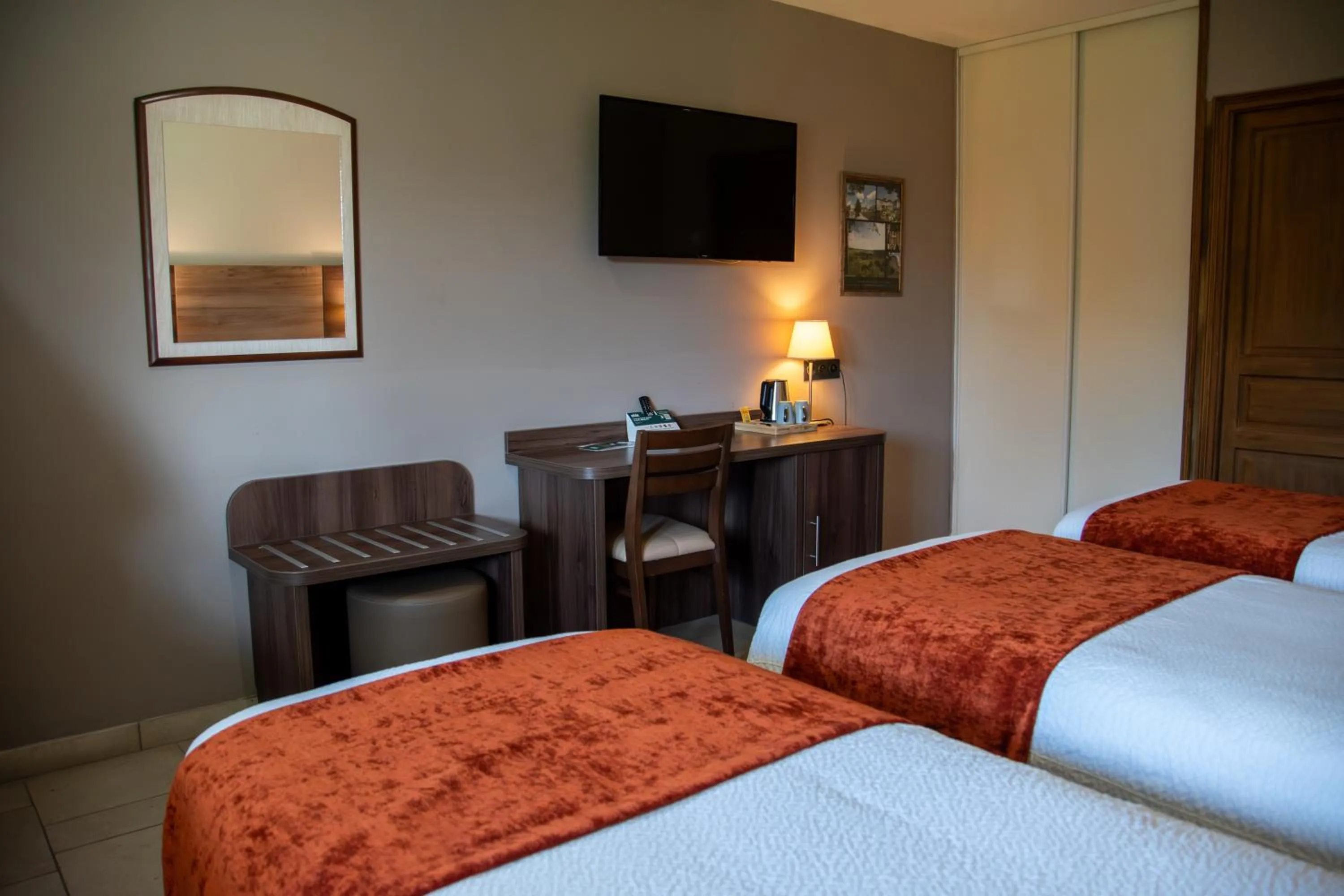 Bedroom, Bed in Logis Des Sources