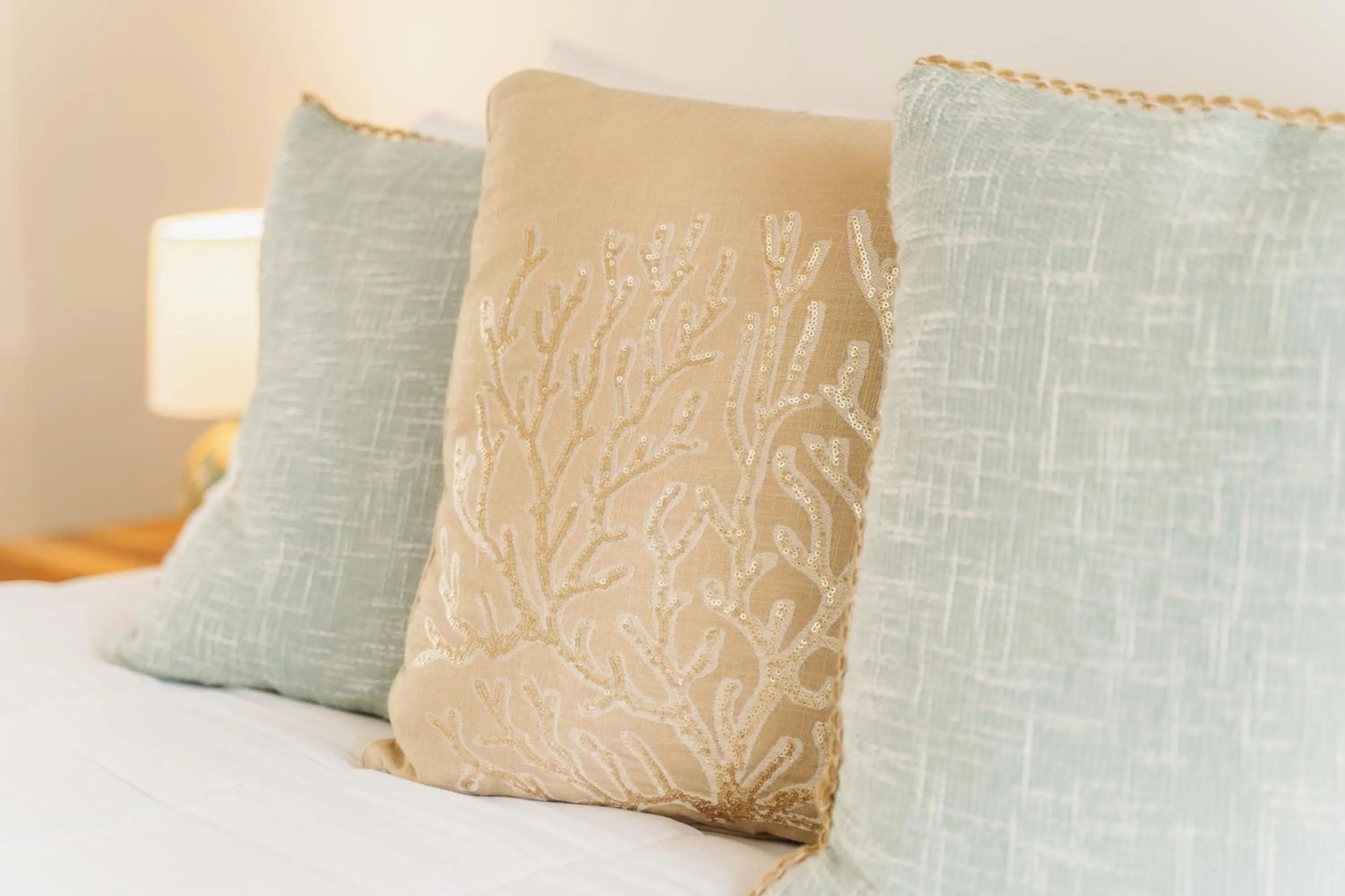 Bed in Blue Roatan Resort