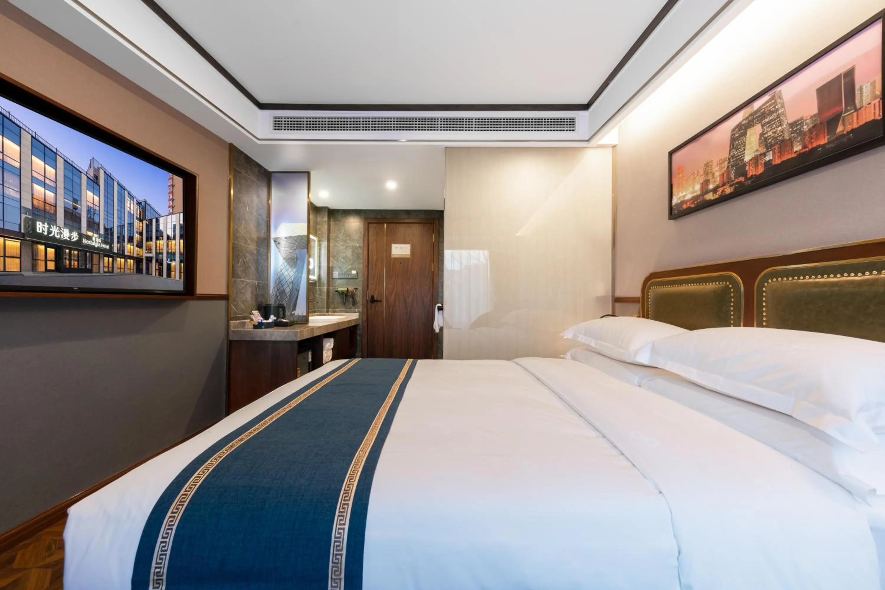Bed in Nostalgia S Hotel Beijing CCTV