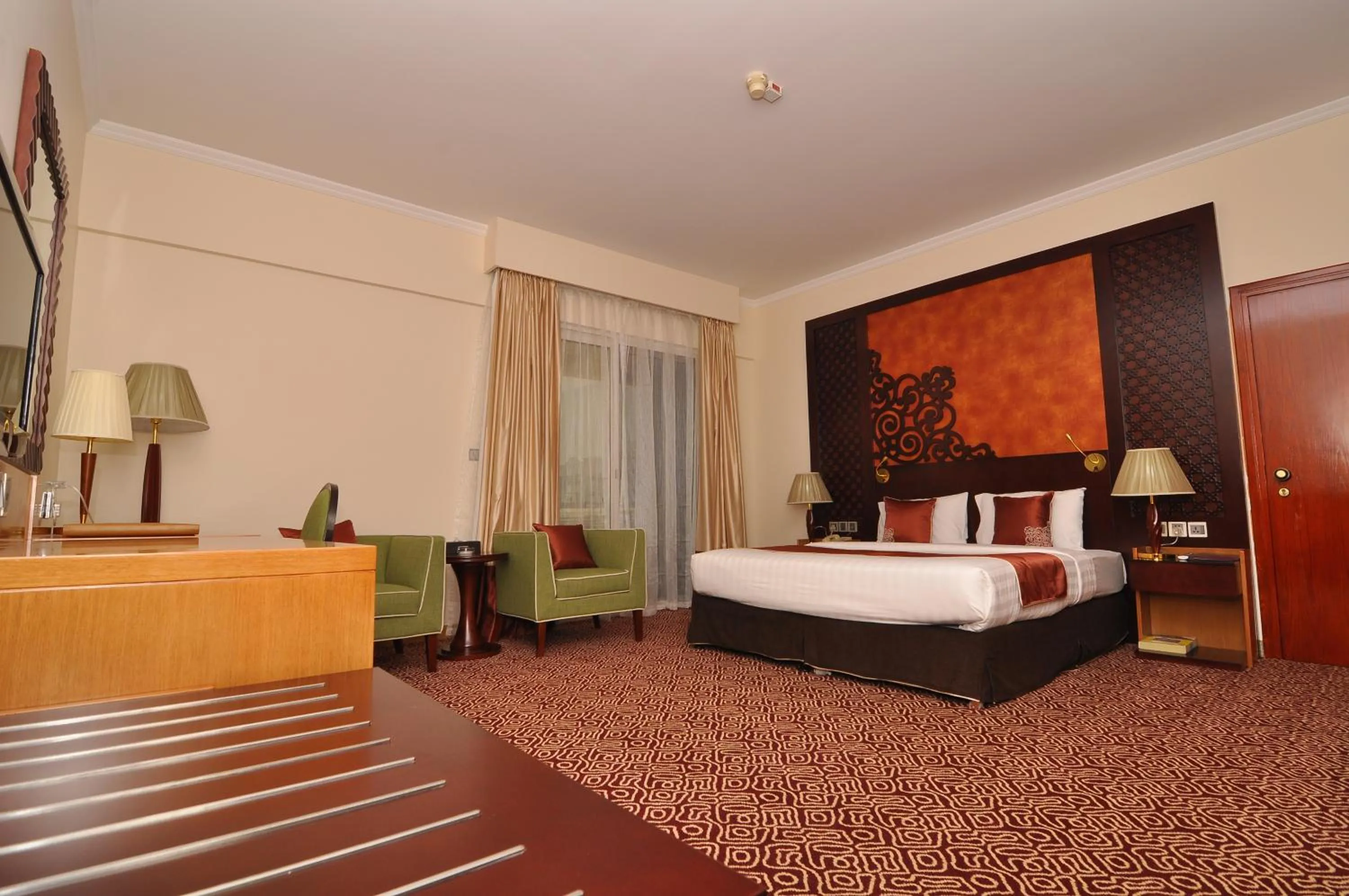 Photo of the whole room, Bed in Dubai Grand Hotel by Fortune, Dubai Airport