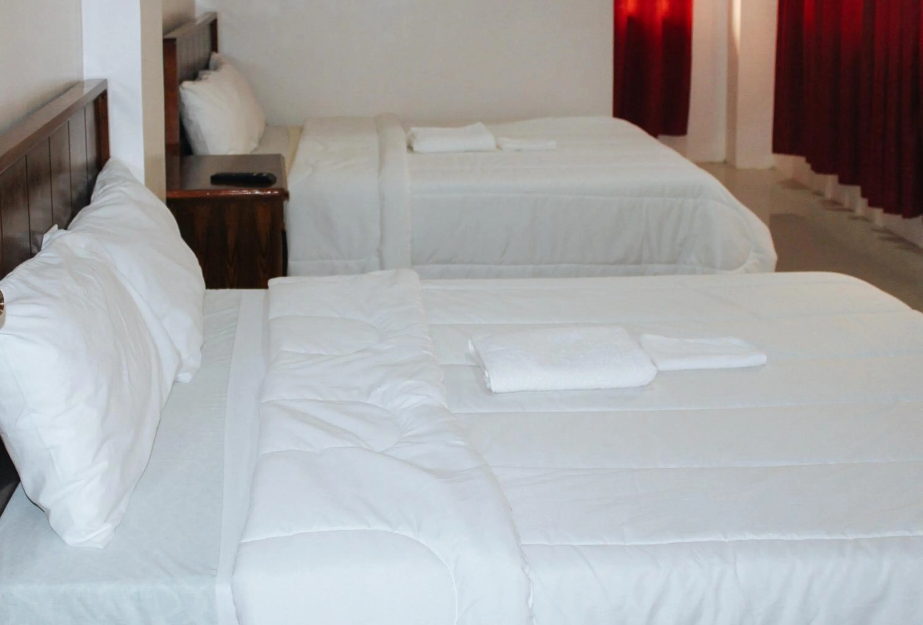 Bed in RedDoorz @ LS Suites Poblacion Culasi Antique