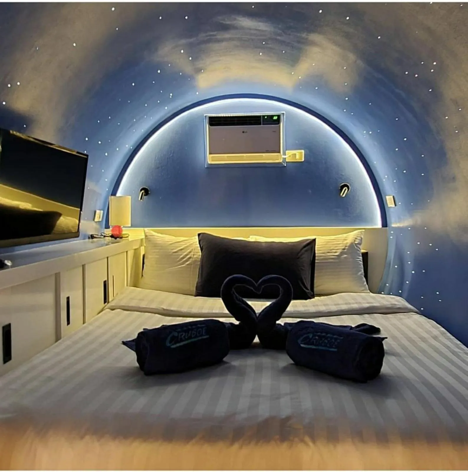 Bed in Cocoons Club Laiya