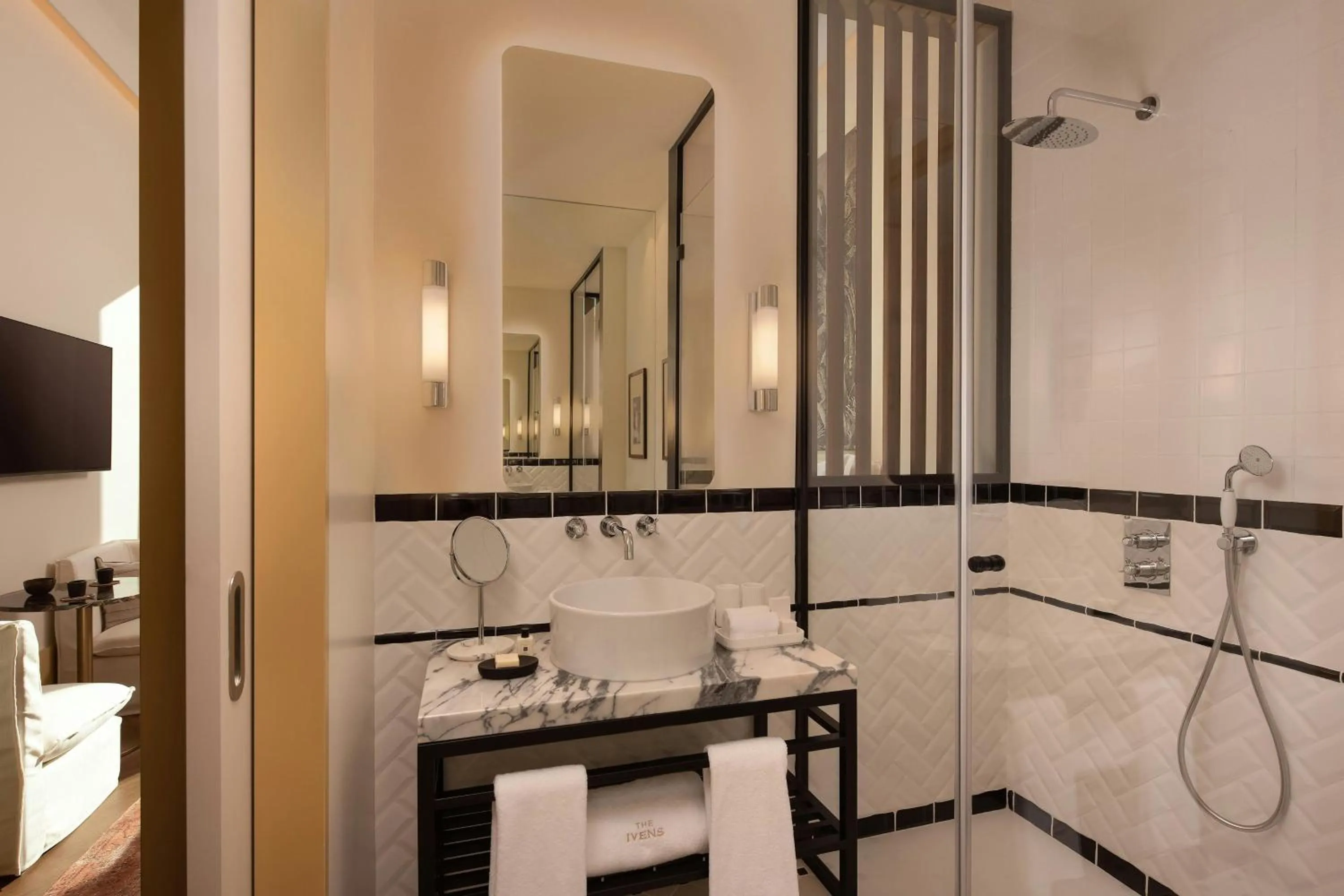 Bathroom in The Ivens, Autograph Collection