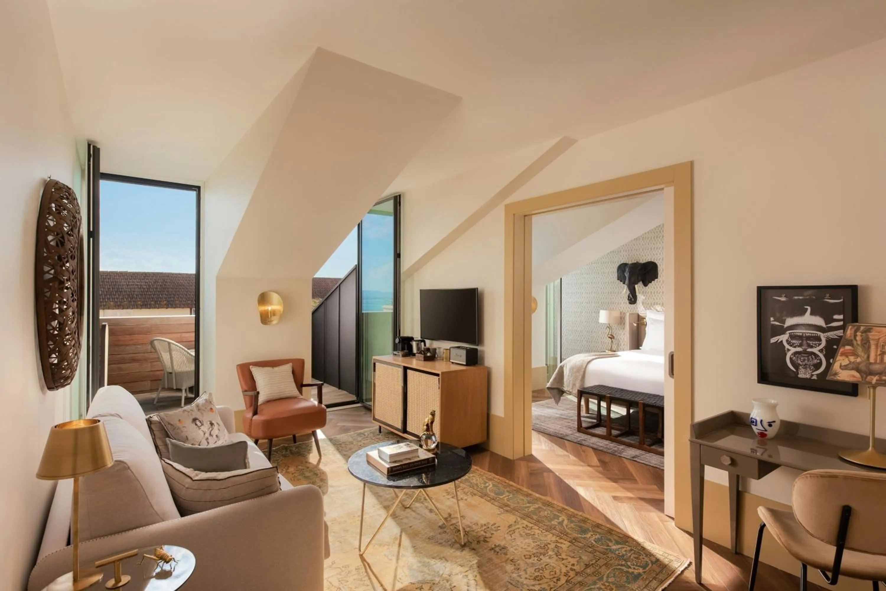 Photo of the whole room in The Ivens, Autograph Collection