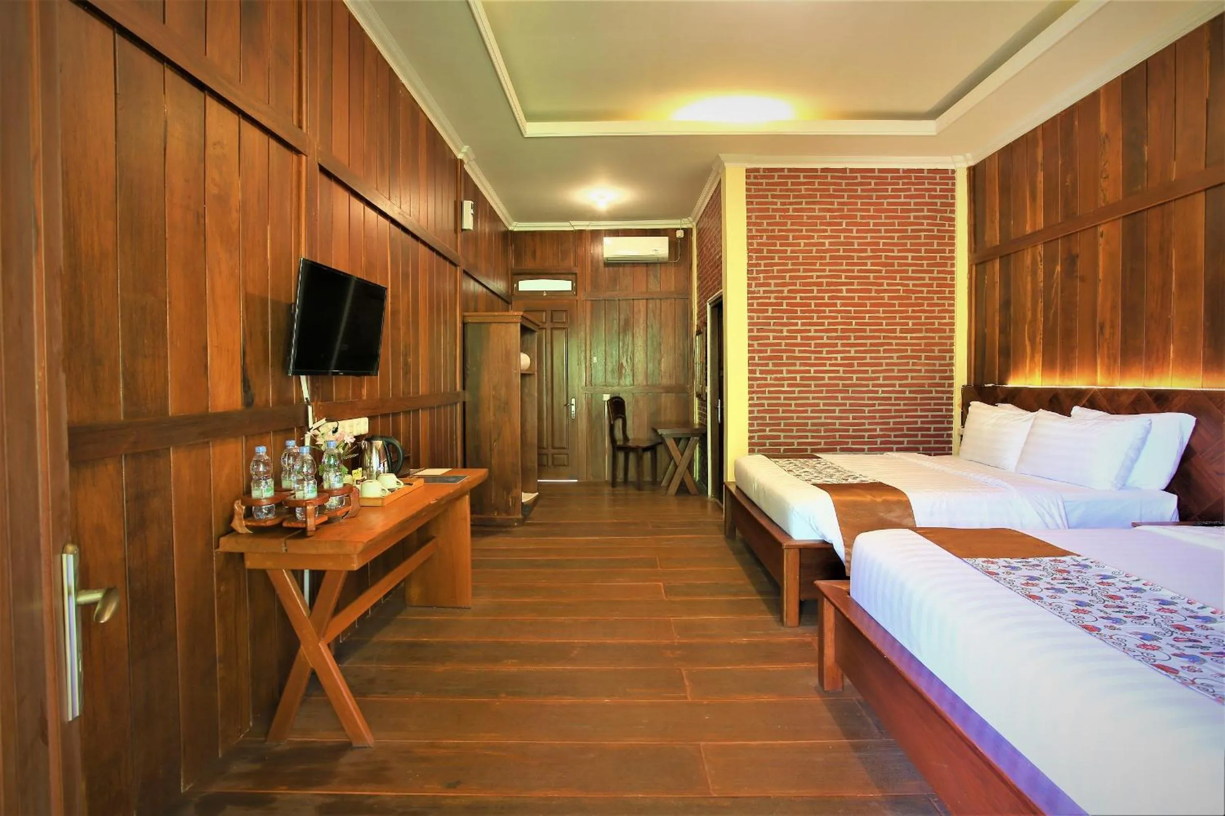 Photo of the whole room, Bed in Kasuari Exotic Resort Magelang