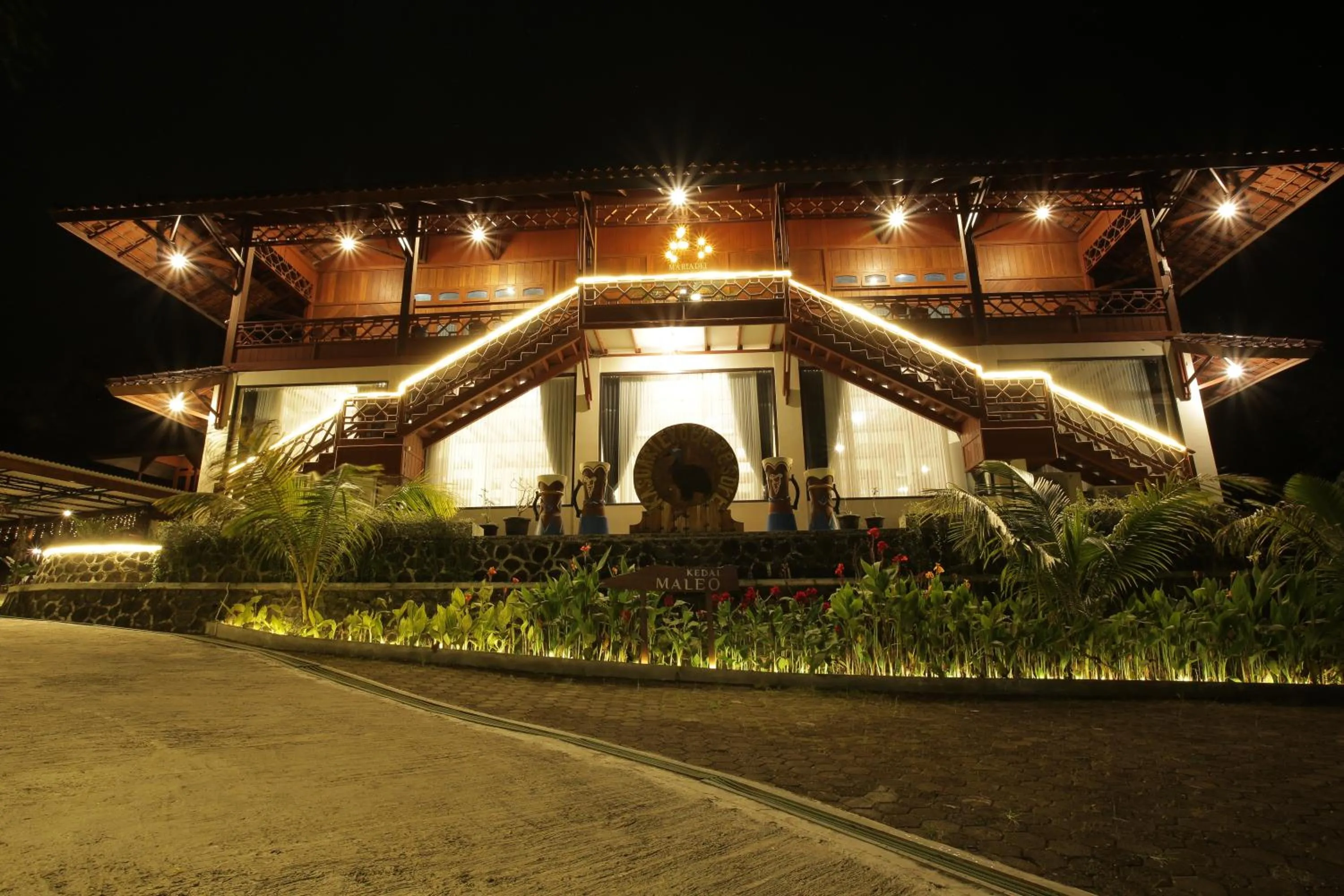 Night in Kasuari Exotic Resort Magelang