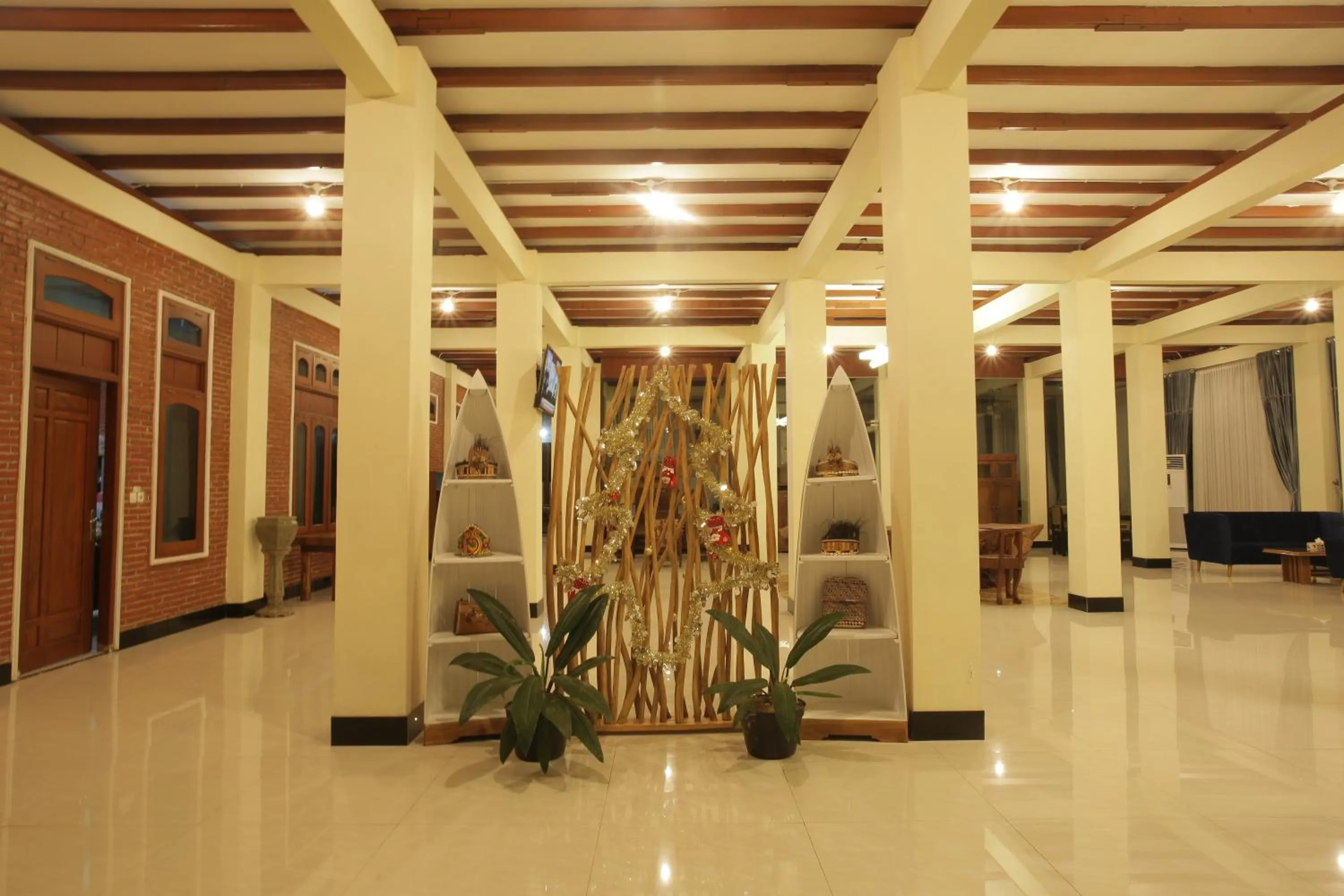 Lobby or reception in Kasuari Exotic Resort Magelang