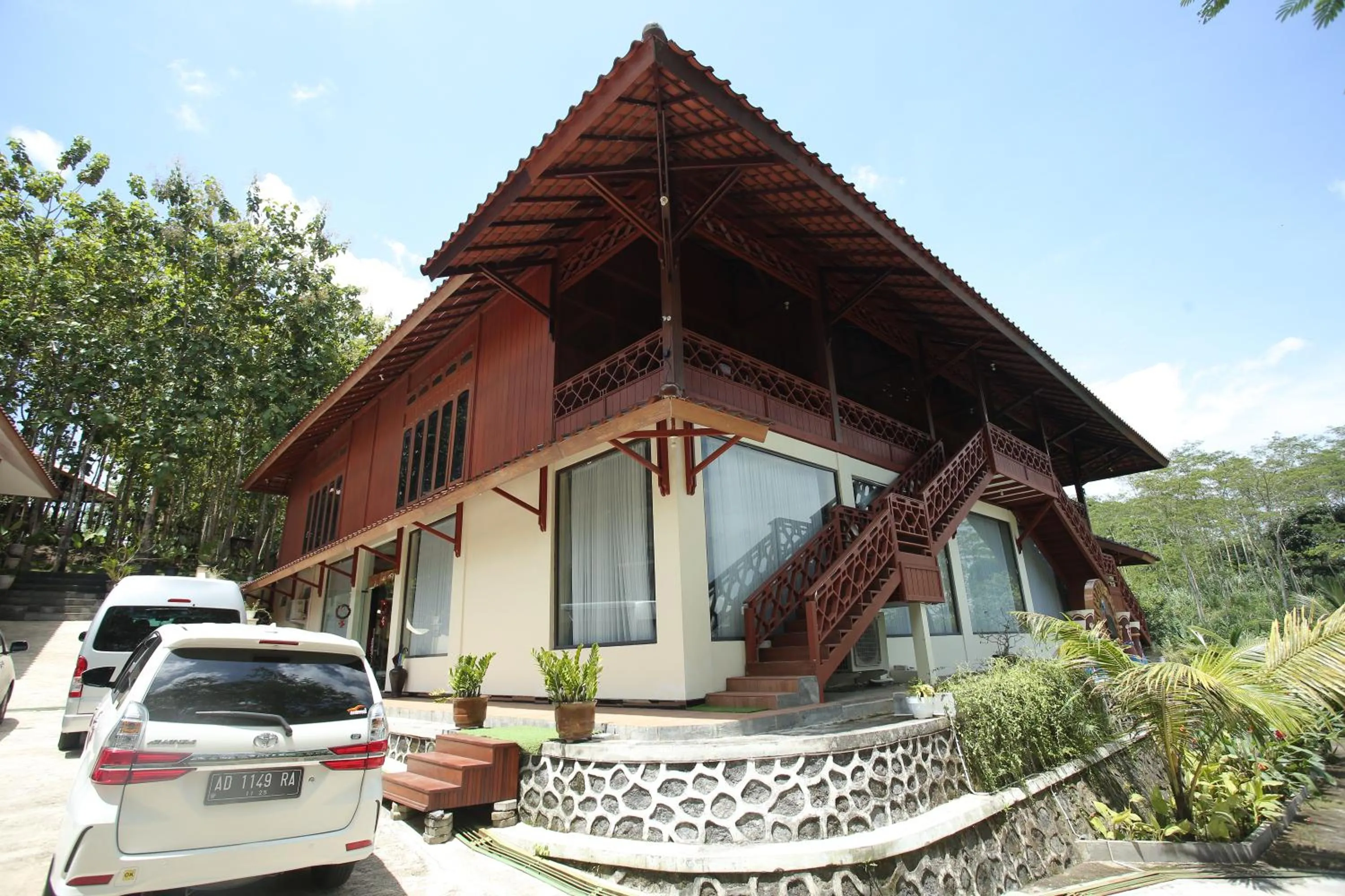 Facade/entrance in Kasuari Exotic Resort Magelang