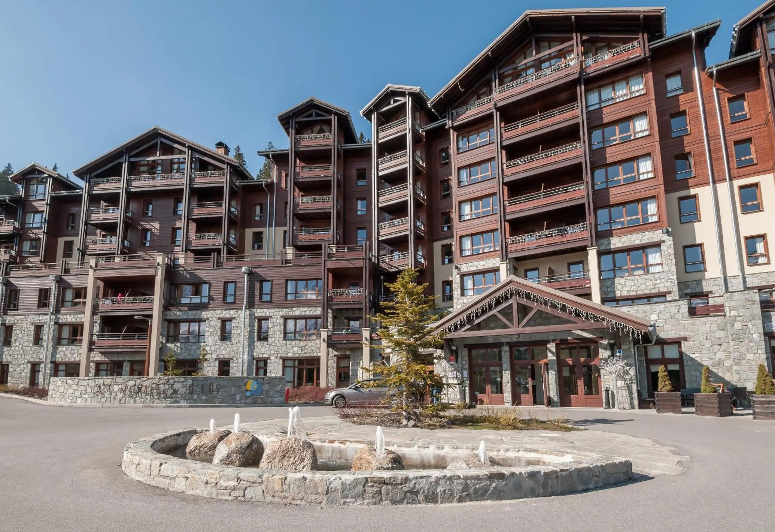 Property building in Résidence Pierre & Vacances Premium Les Terrasses d'Eos