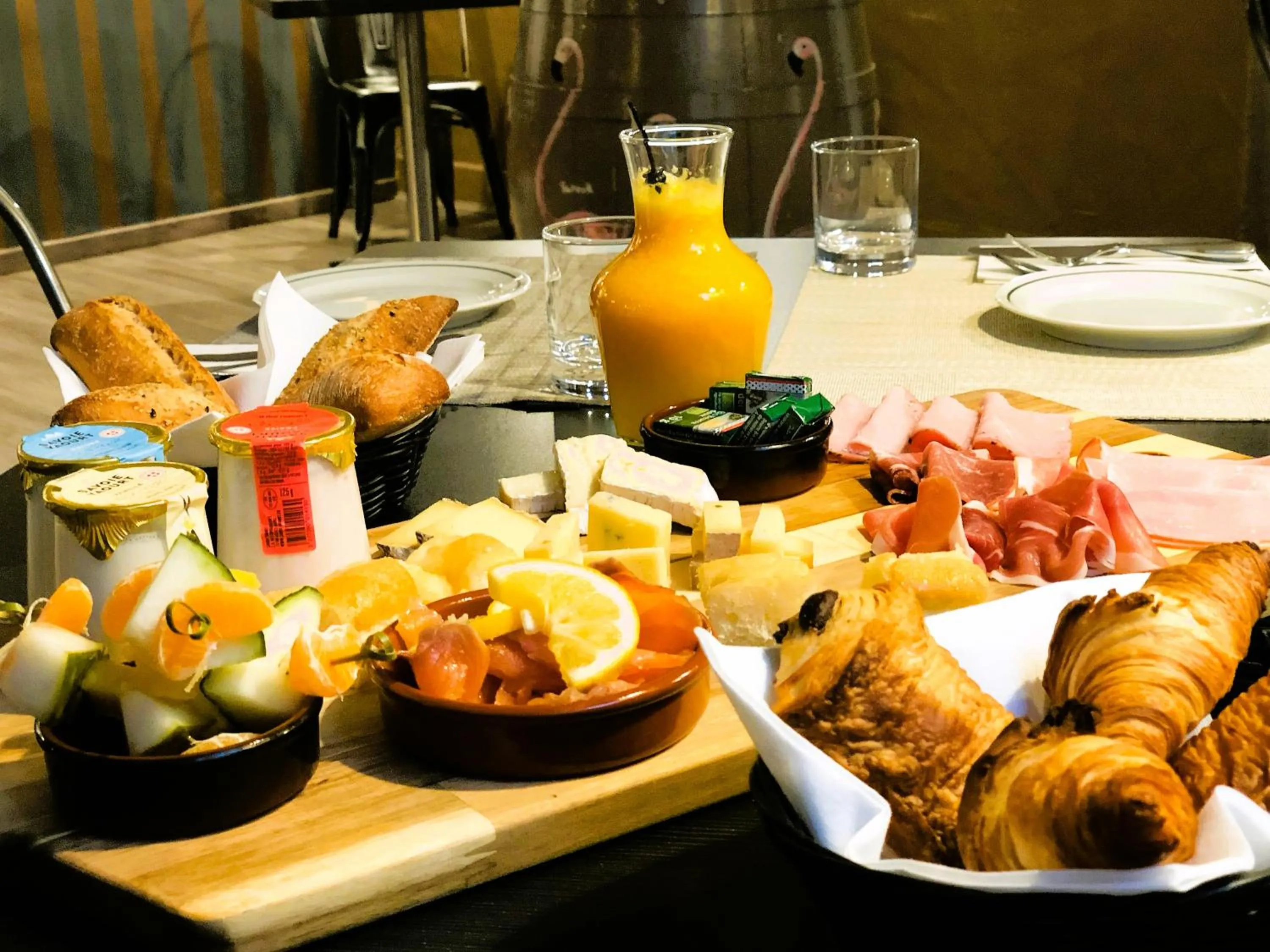 Breakfast in Hotel Saint Louis - Au Coeur des Remparts