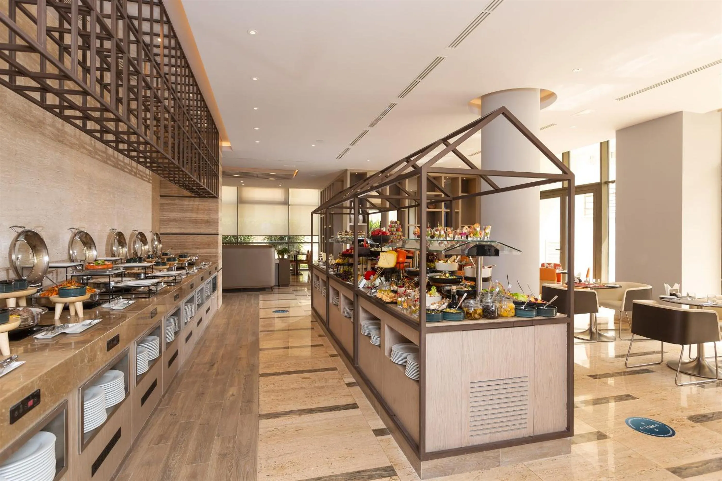 Restaurant/places to eat in Novotel Tunis Lac