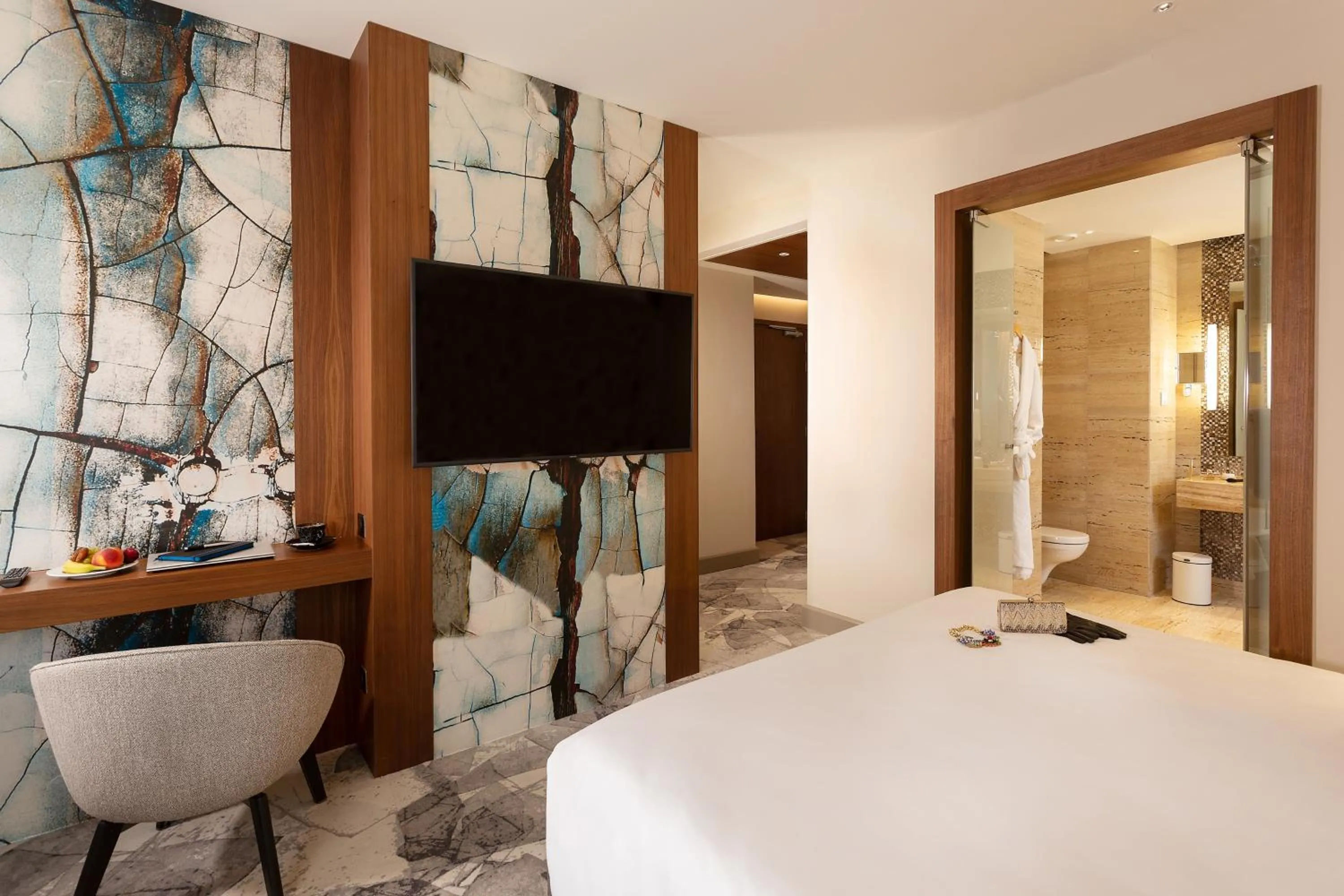 TV and multimedia, Bed in Novotel Tunis Lac