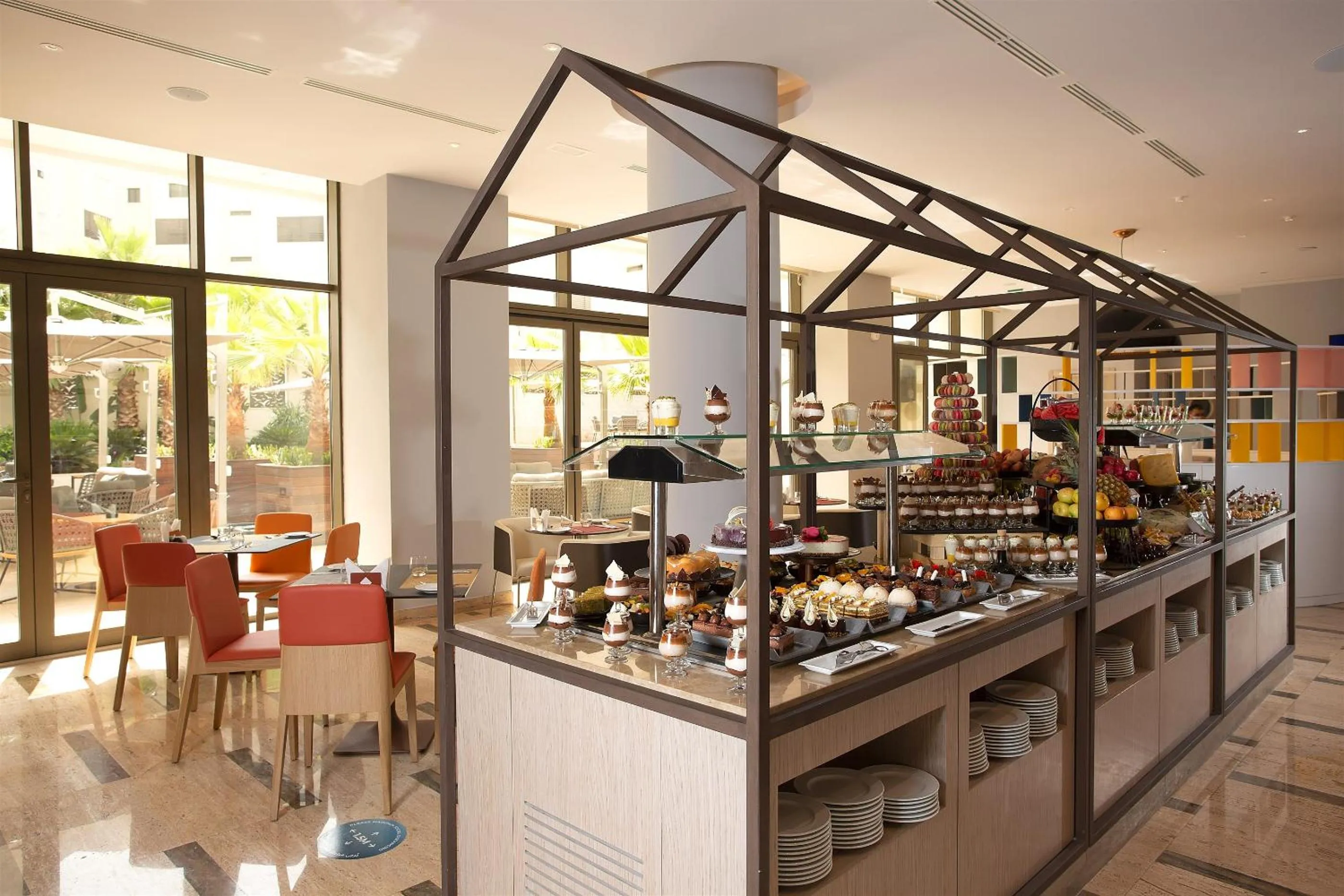 Restaurant/places to eat in Novotel Tunis Lac