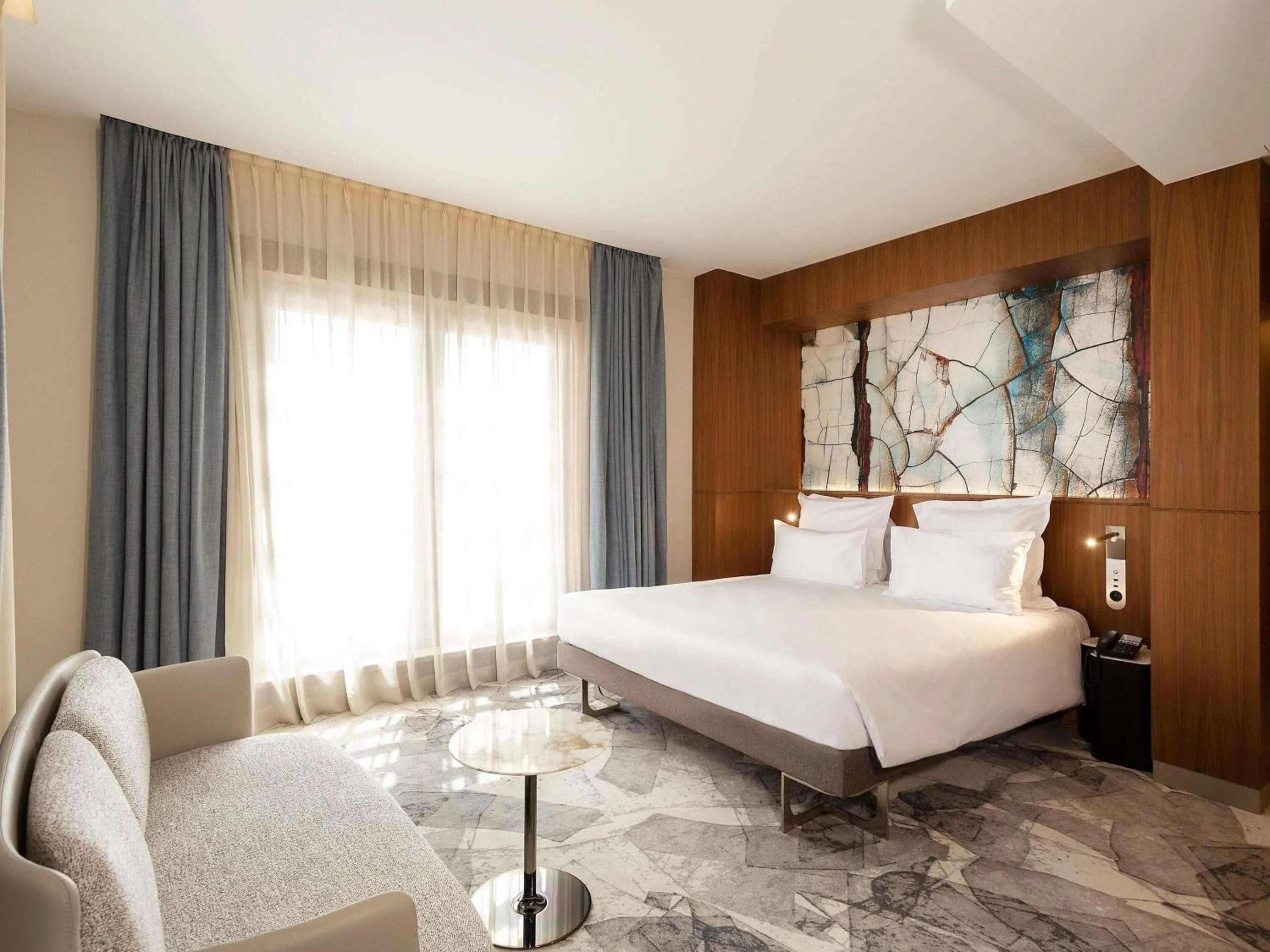 Bedroom, Bed in Novotel Tunis Lac