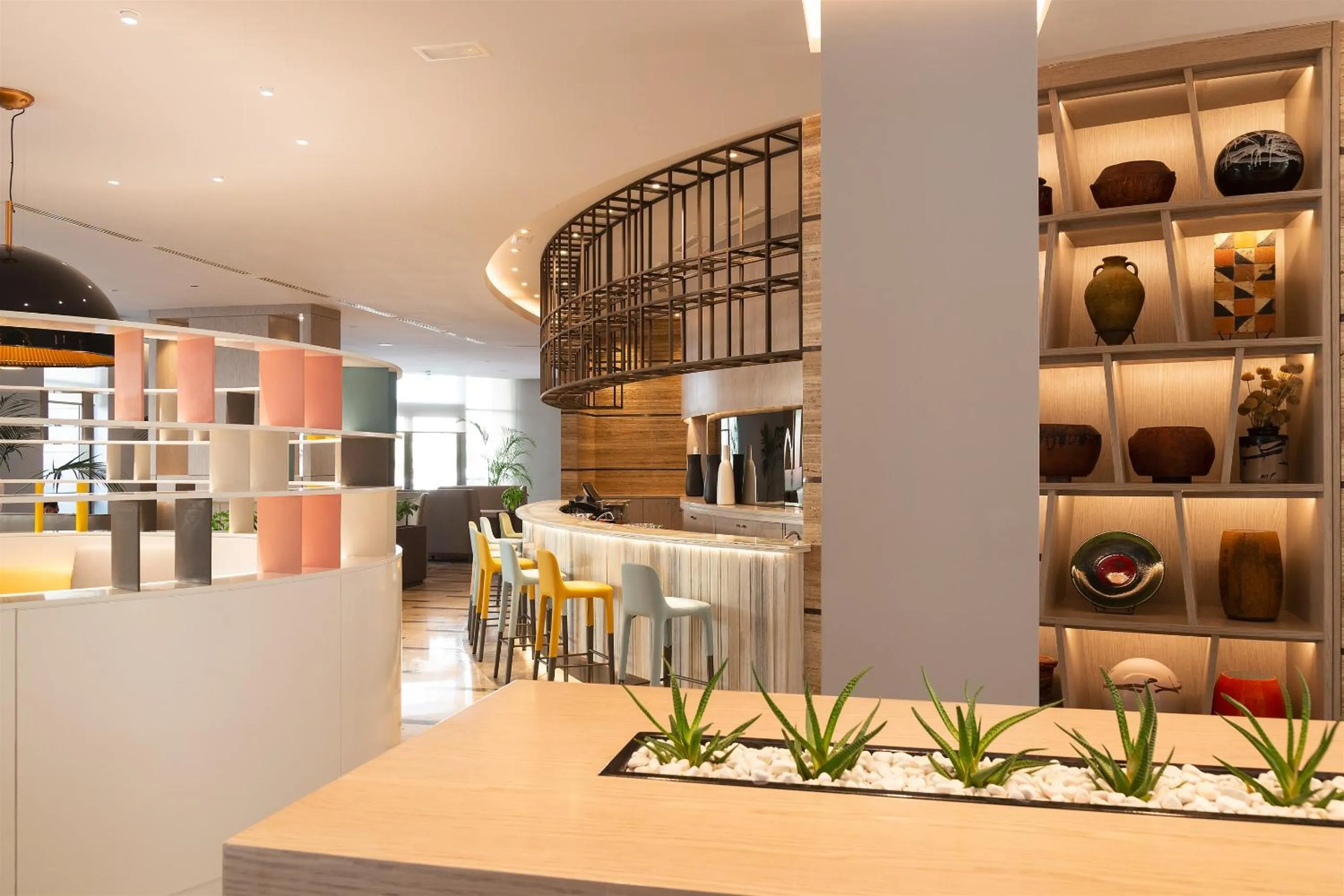 Lounge or bar in Novotel Tunis Lac