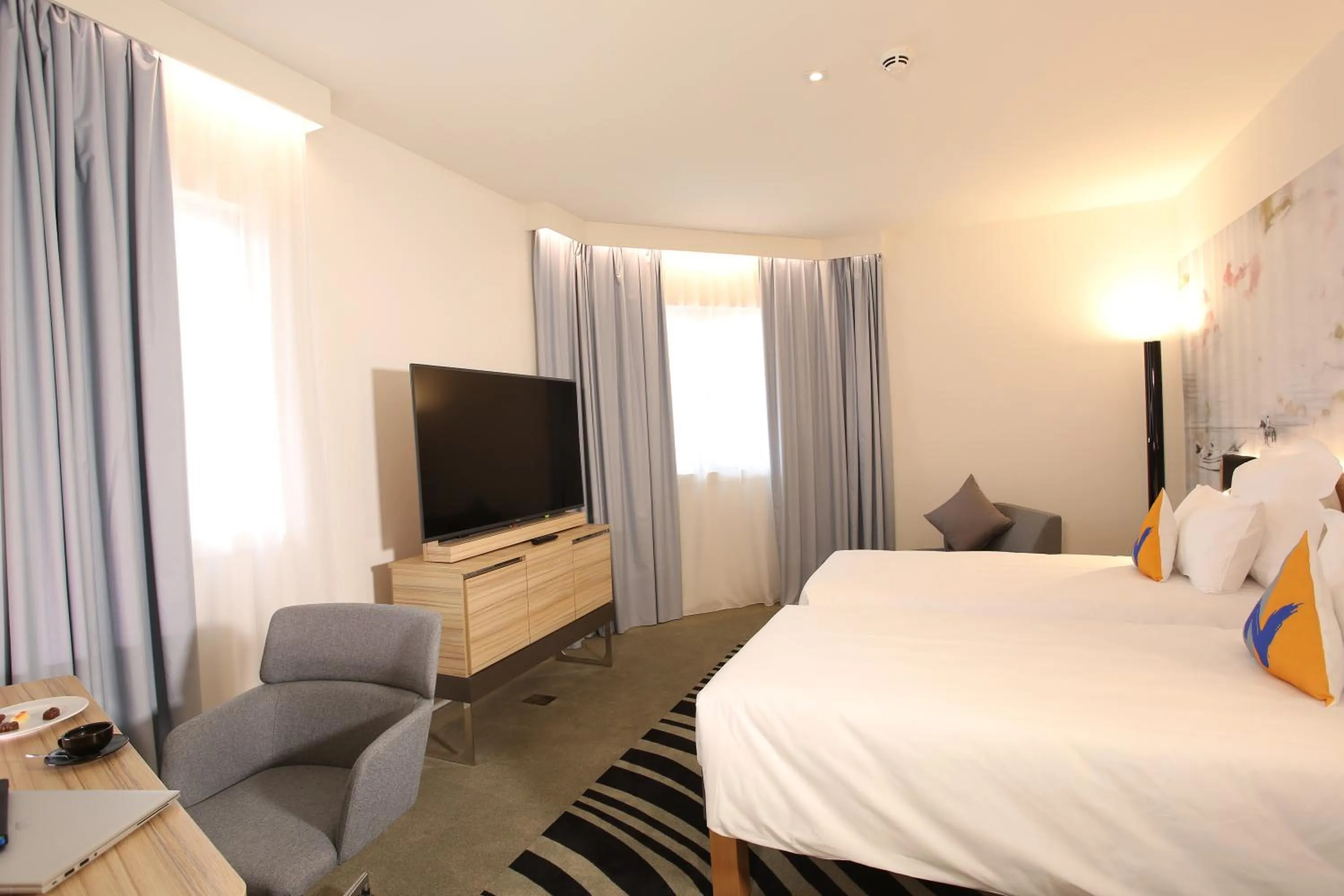 TV and multimedia, Bed in Novotel Tunis Lac