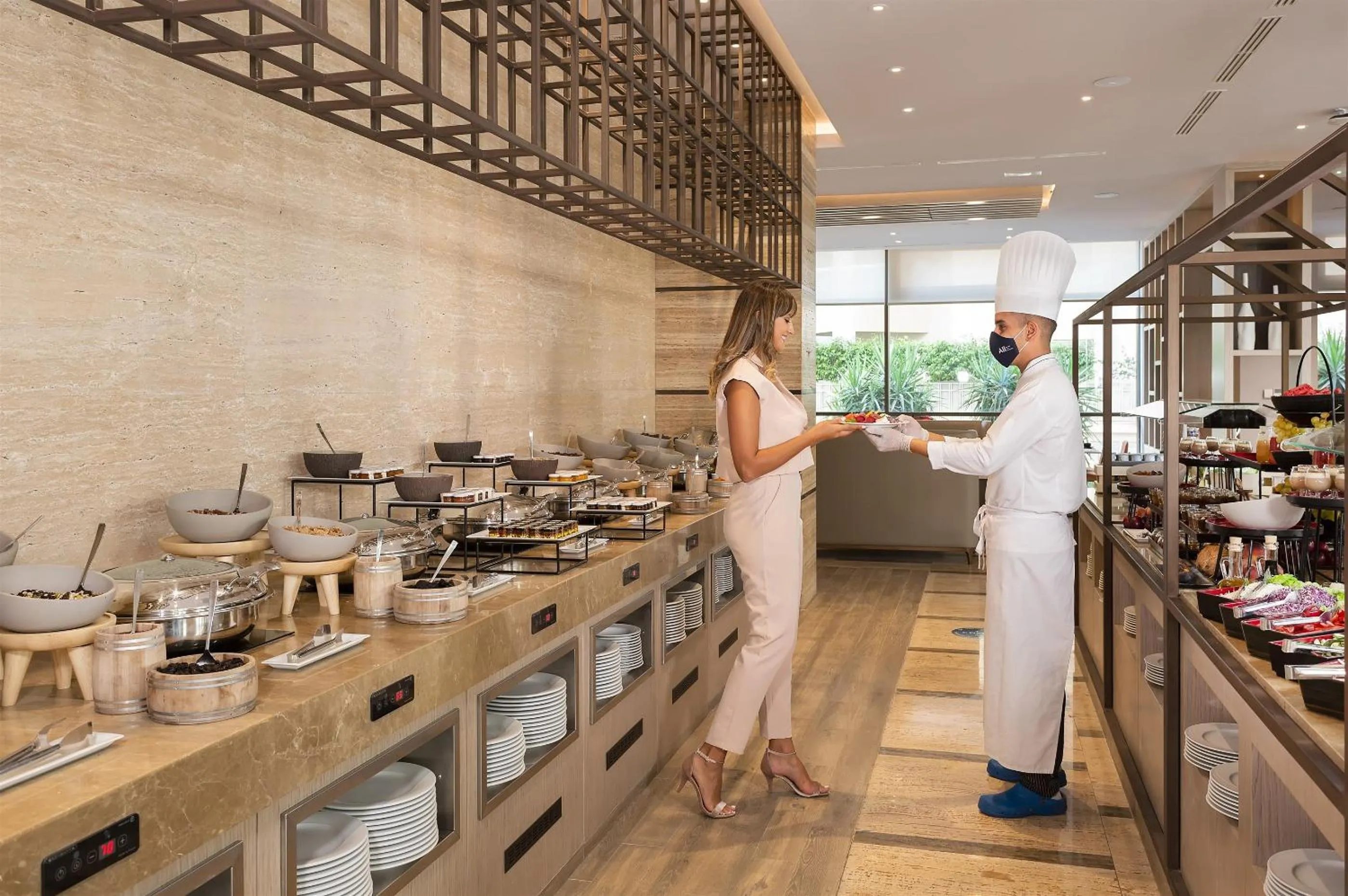 Restaurant/places to eat in Novotel Tunis Lac