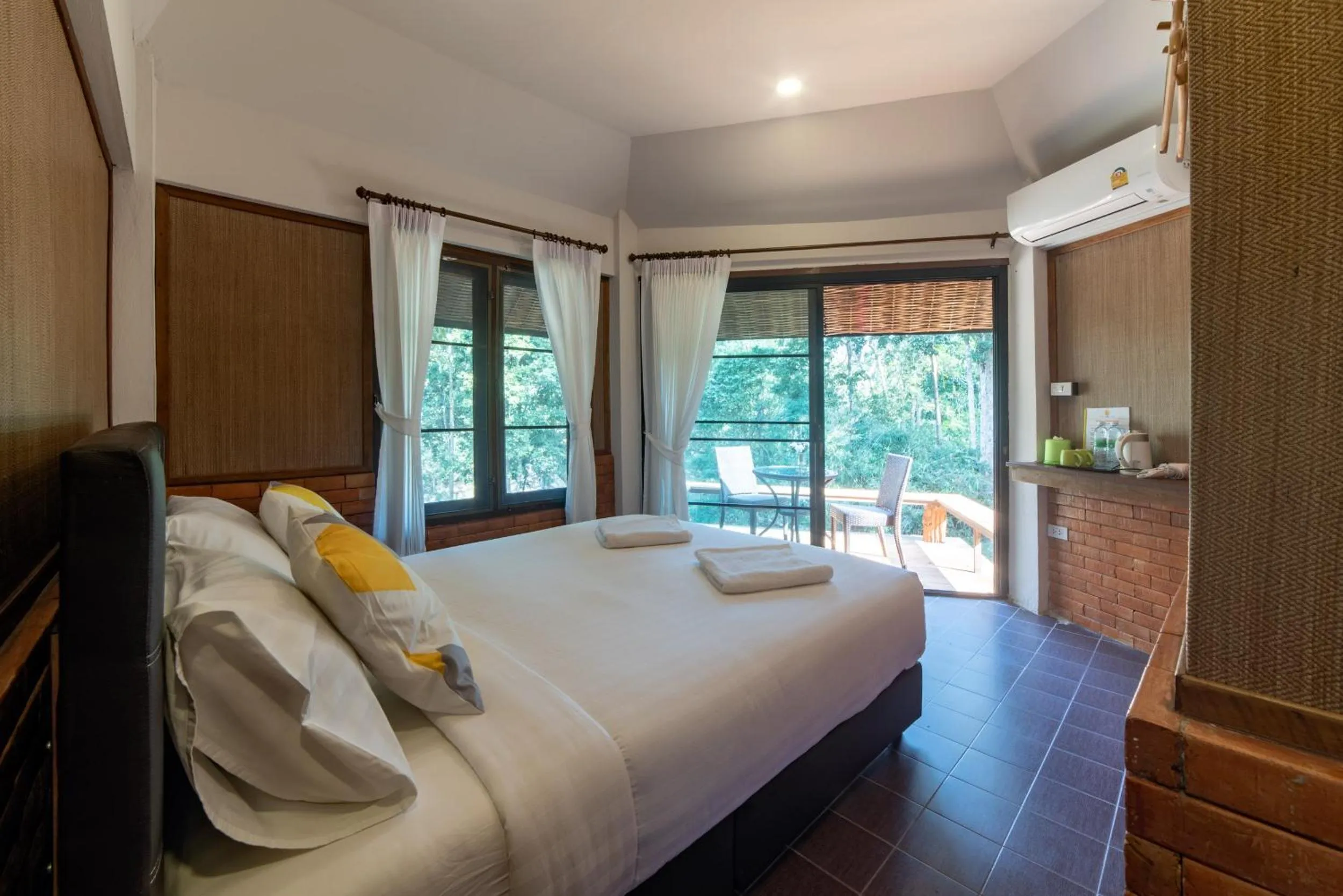 Bedroom, Bed in Tawan Riverside