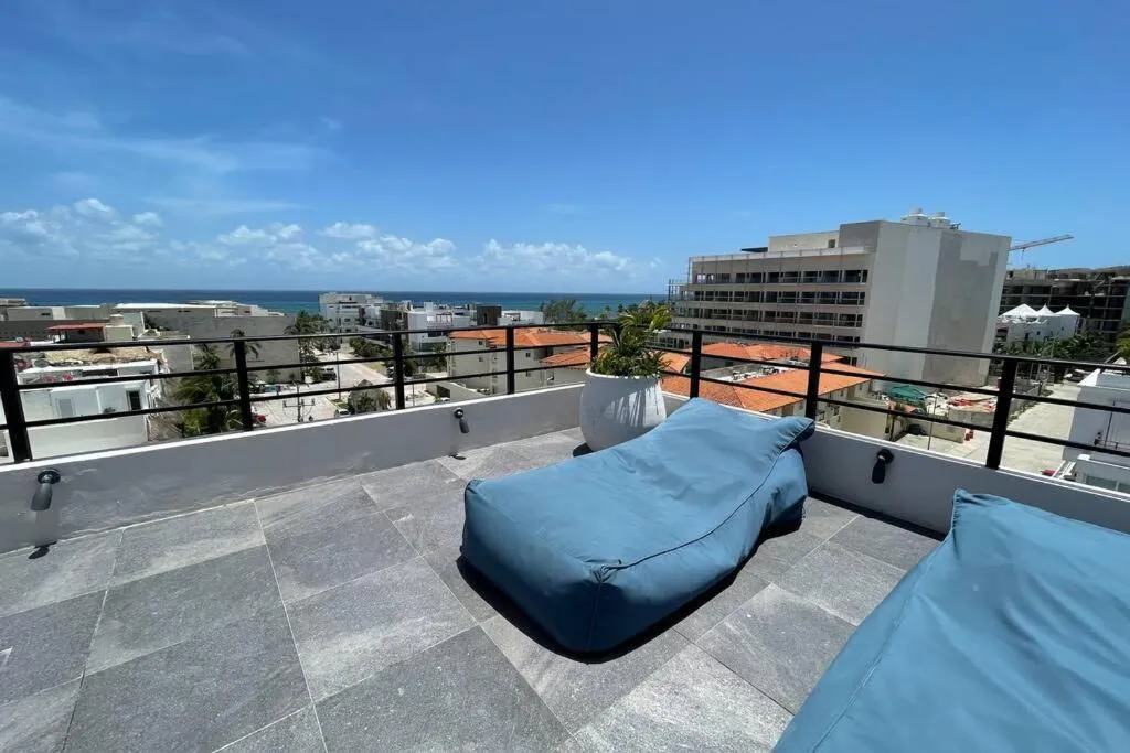 The Boat Condo by Andiani Travel