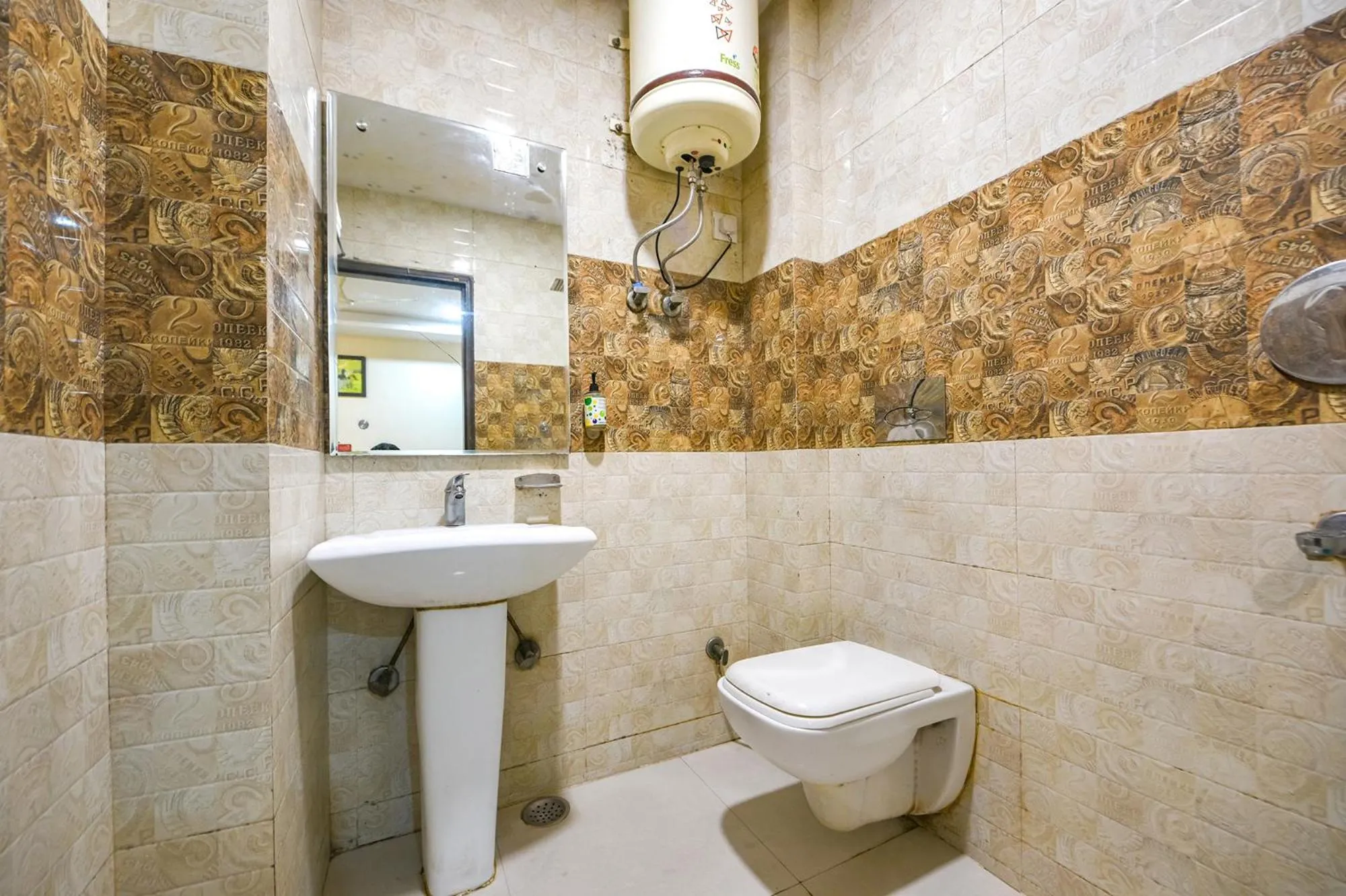 Bathroom in FabHotel Baba Residency Near New Delhi Railway Station