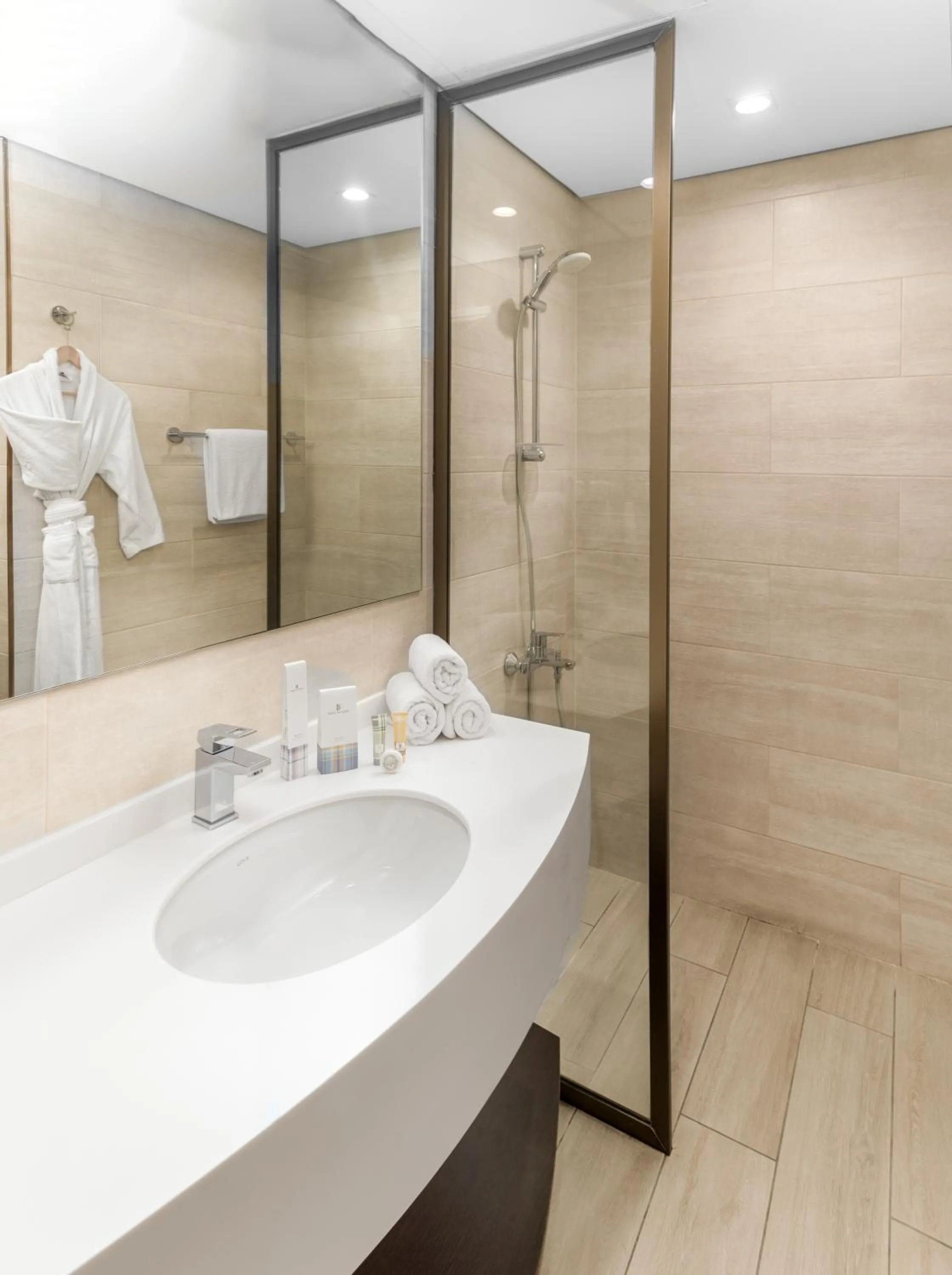 Shower in Mirot Residence