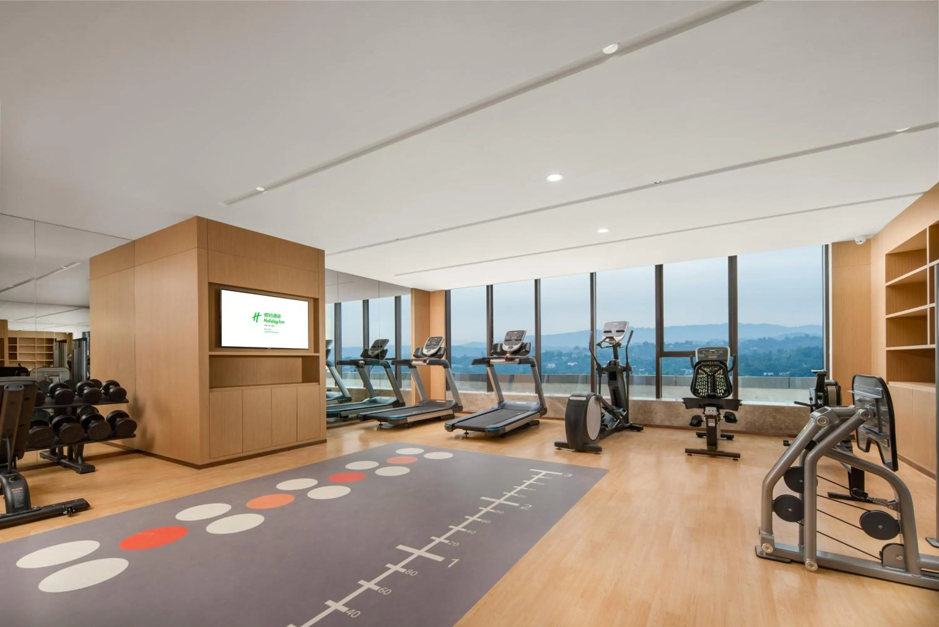 Fitness centre/facilities in Holiday Inn Luzhou Longjian by IHG