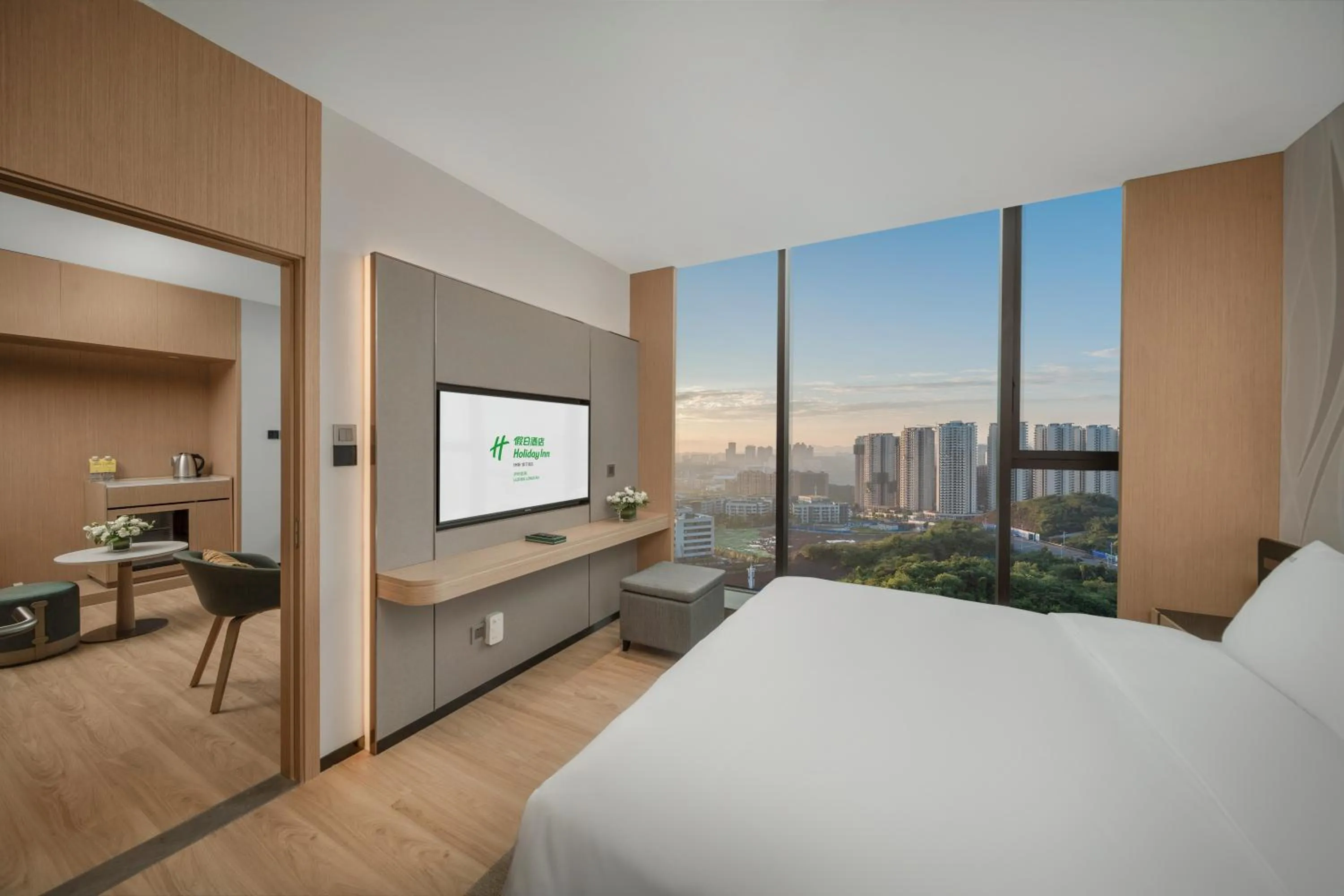 Bedroom, Bed in Holiday Inn Luzhou Longjian by IHG