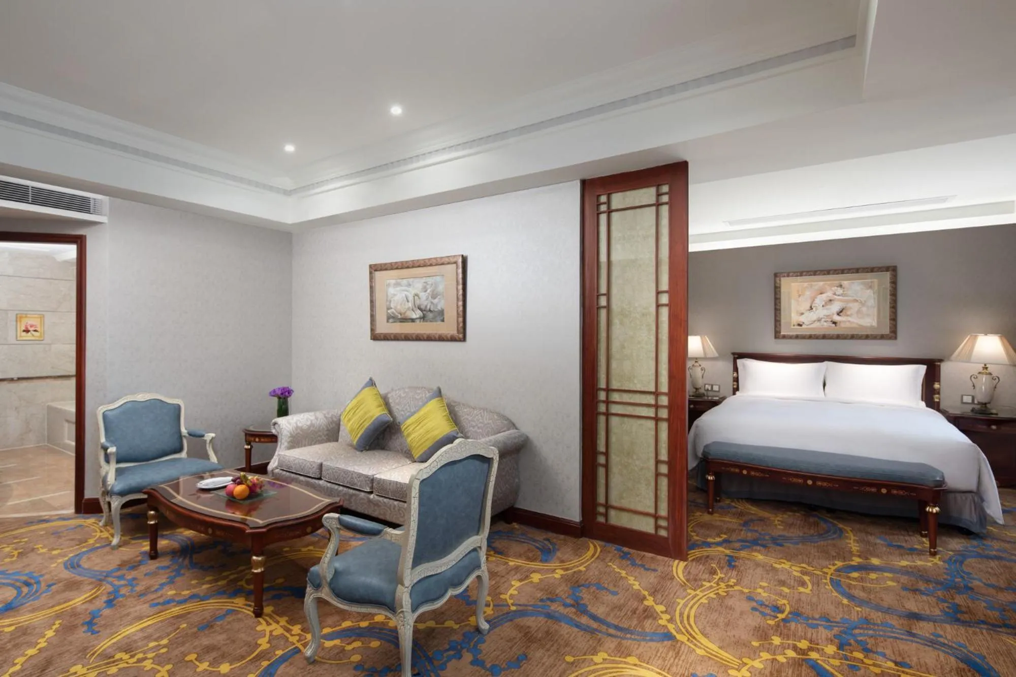 Photo of the whole room, Bed in Crowne Plaza Shanghai Nanjing Road by IHG