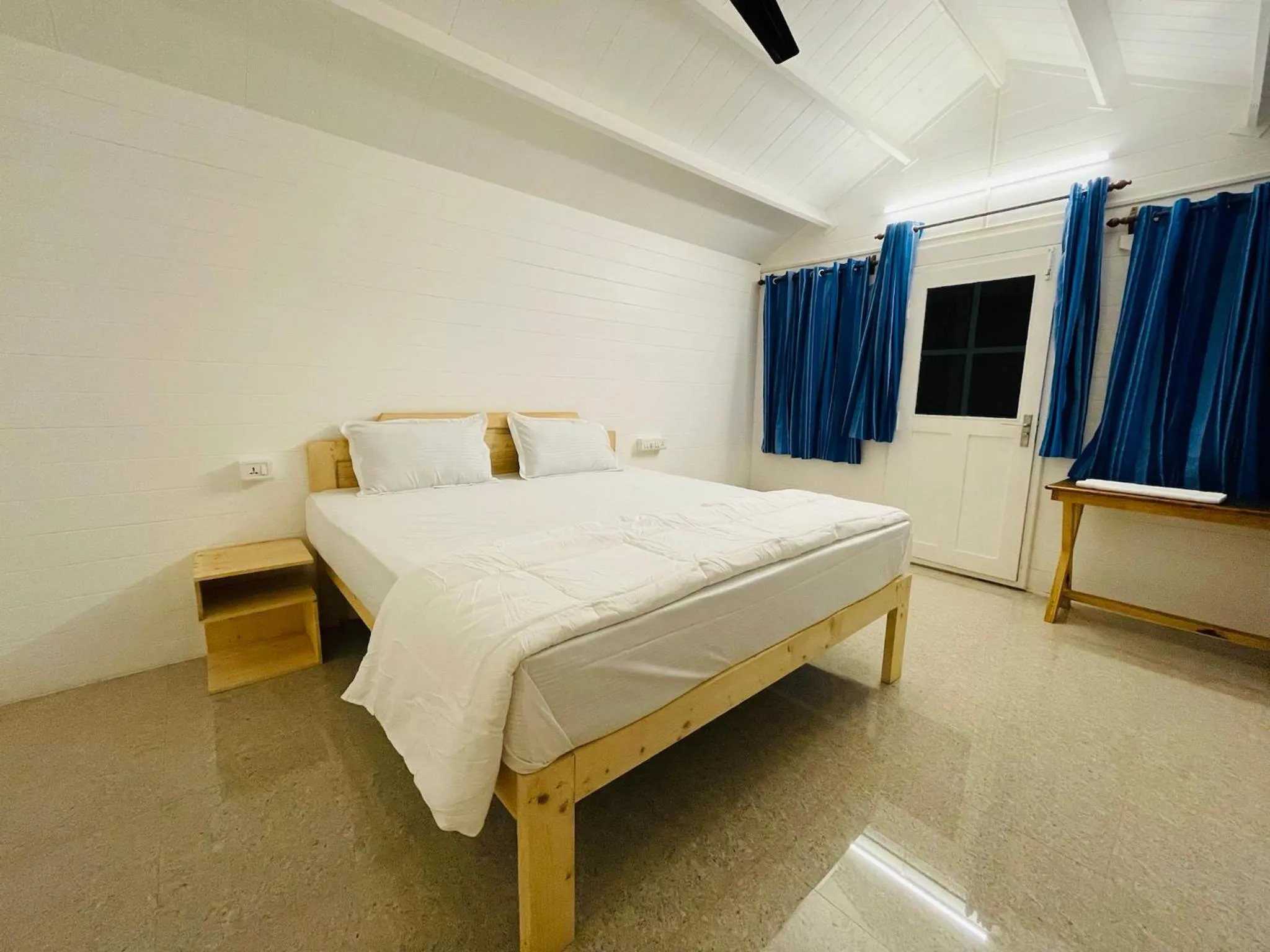 Bed in Cocos Beach Resort