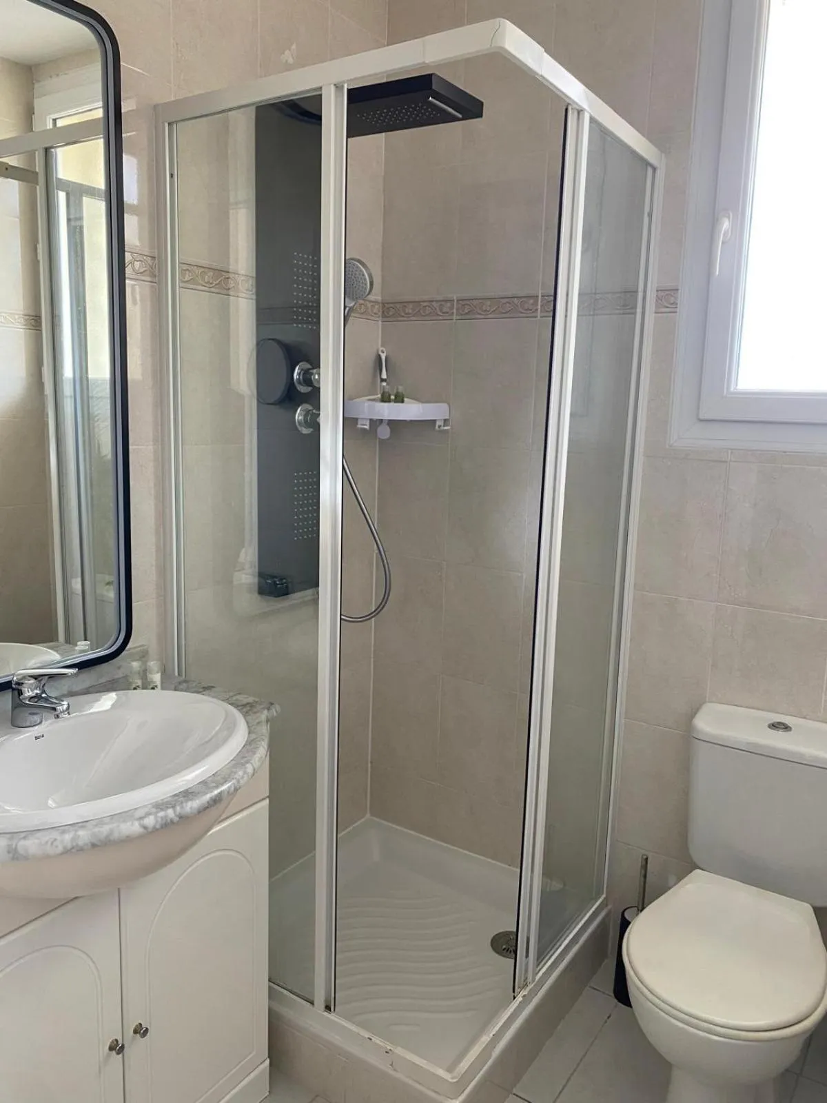 Shower in Kimi Résidence