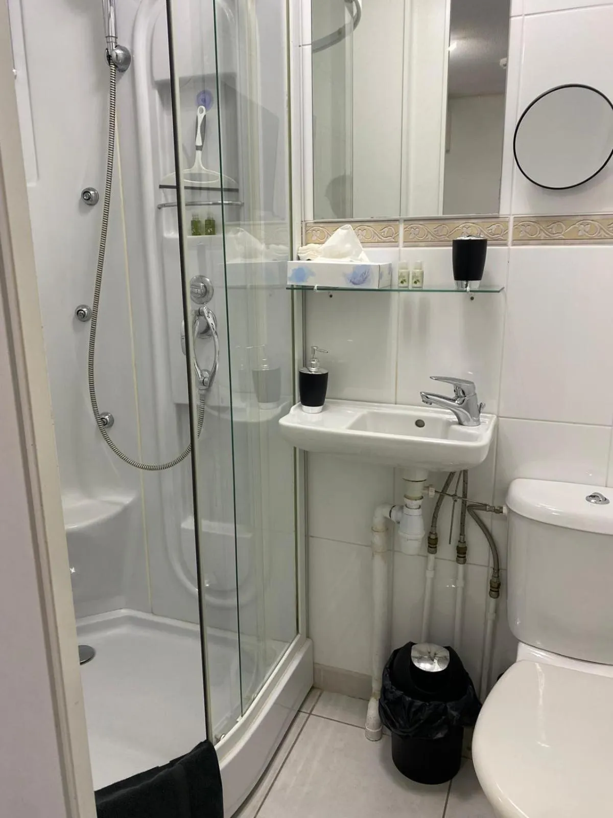 Shower in Kimi Résidence