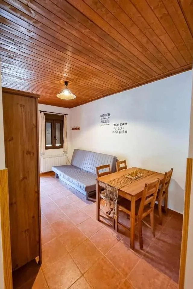 Photo of the whole room, Bed in Eras del Poeta