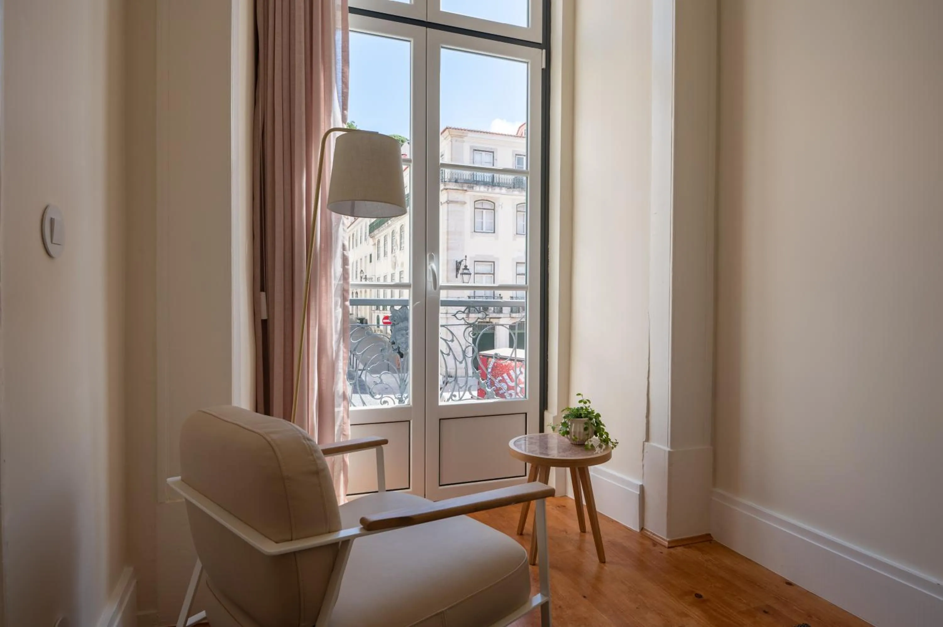 Bedroom in Memoria Lisboa FLH Hotels