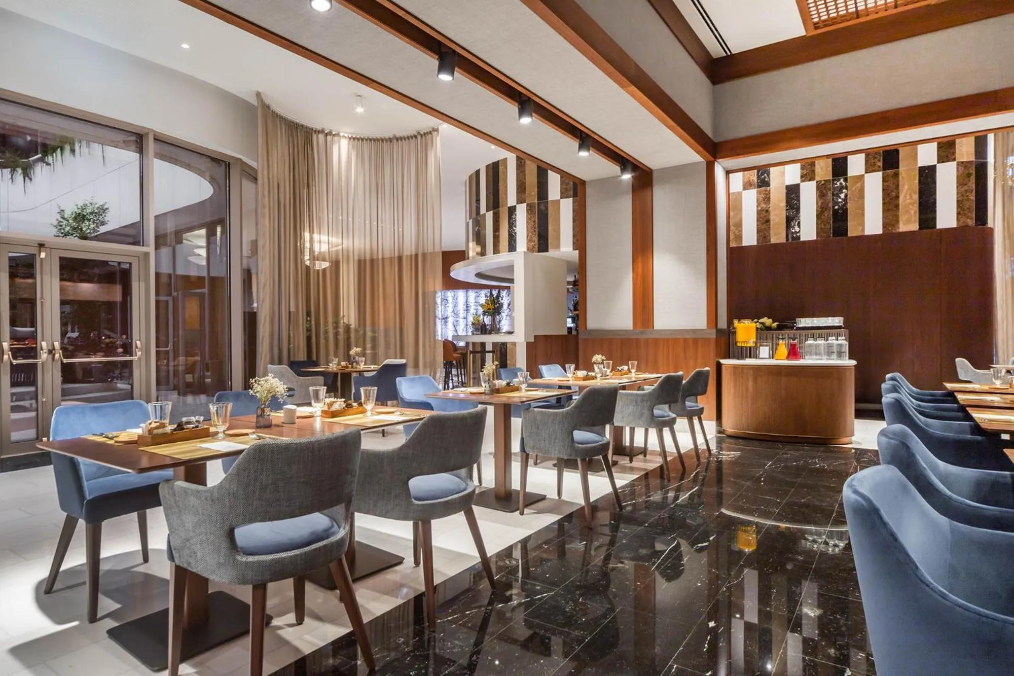 Seating area in Eurostars Universal Lisboa