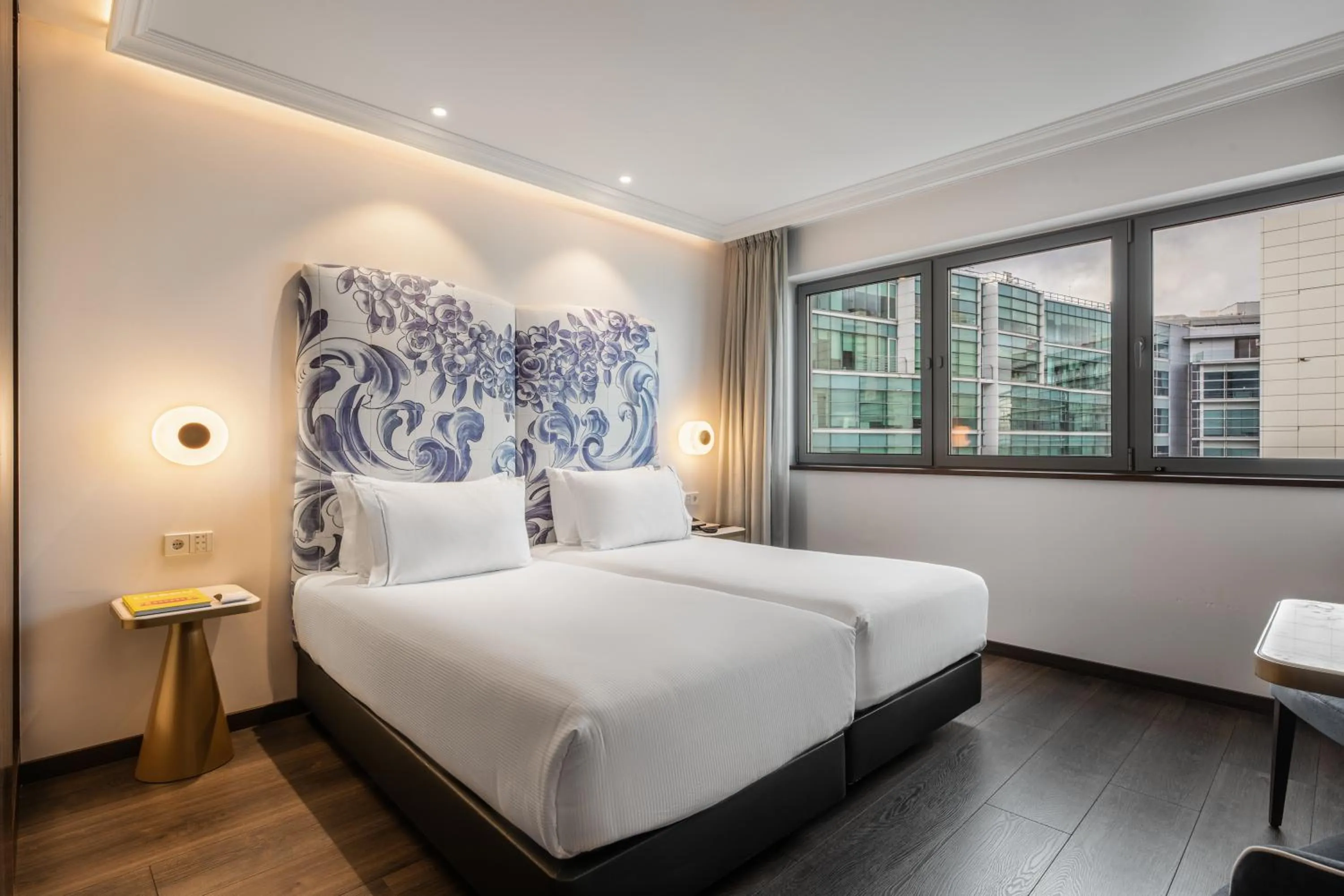 Bedroom, Bed in Eurostars Universal Lisboa