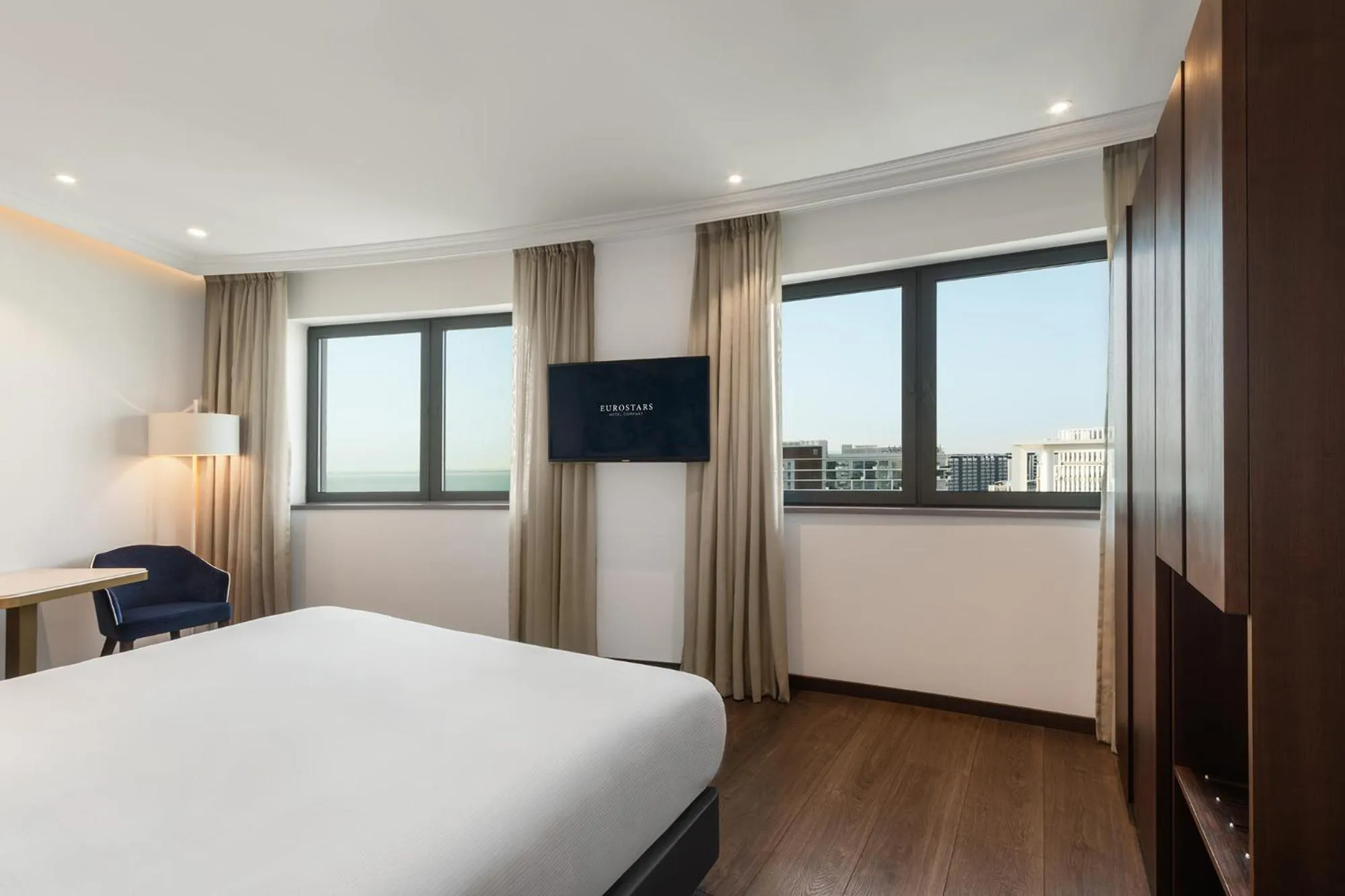 Bed in Eurostars Universal Lisboa