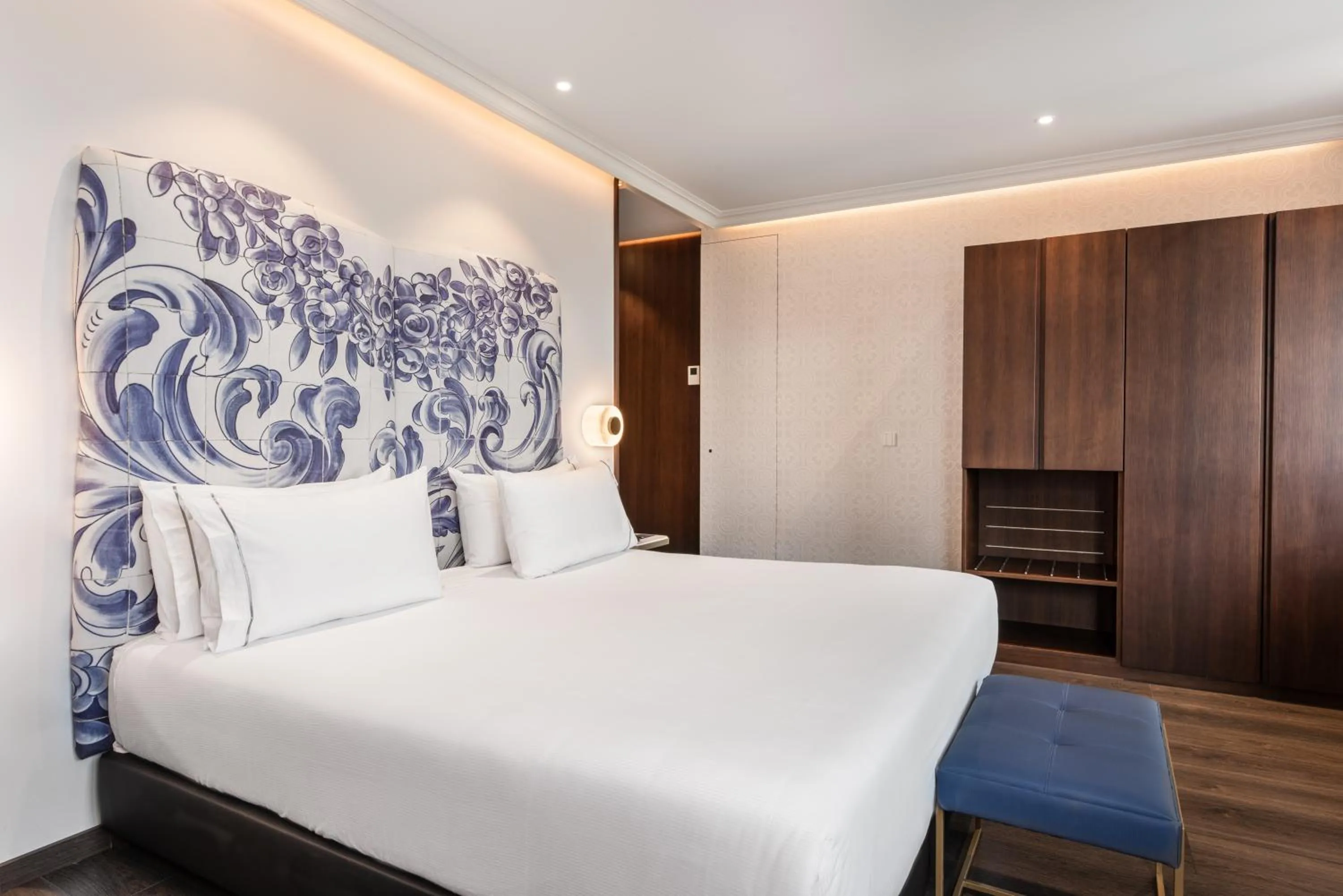 Bedroom, Bed in Eurostars Universal Lisboa