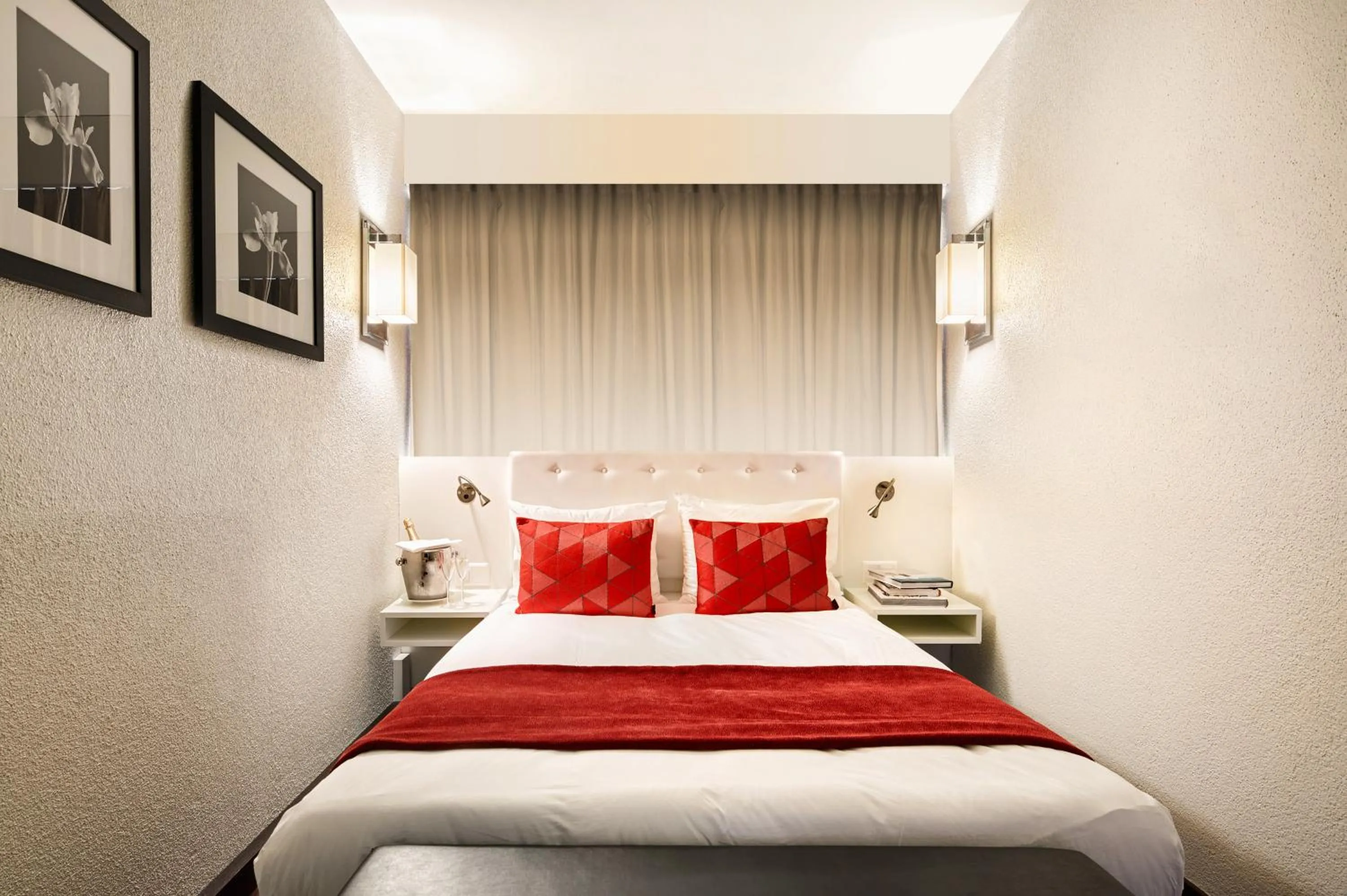 Bed in Hotel Astoria