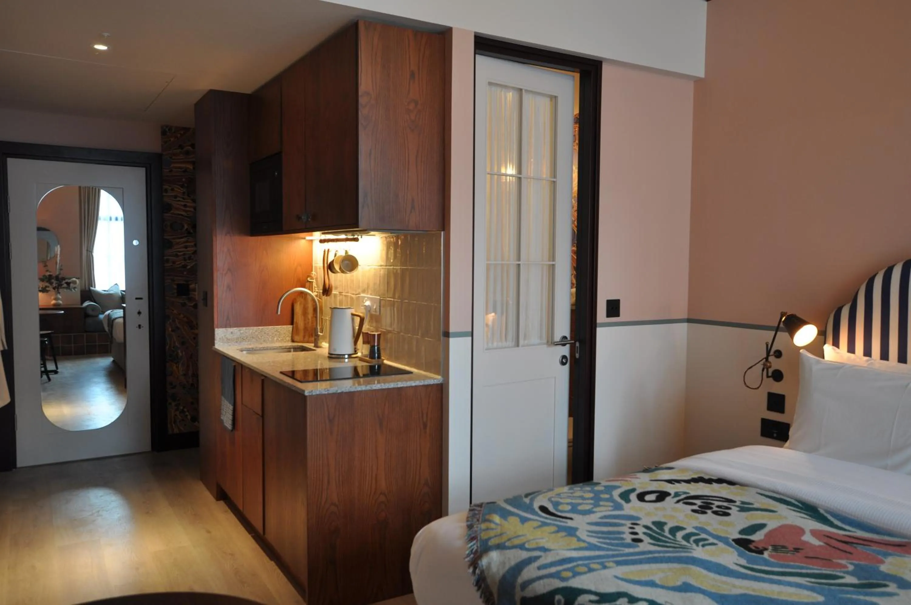 Bedroom, Bed in room2 London Chiswick Hometel