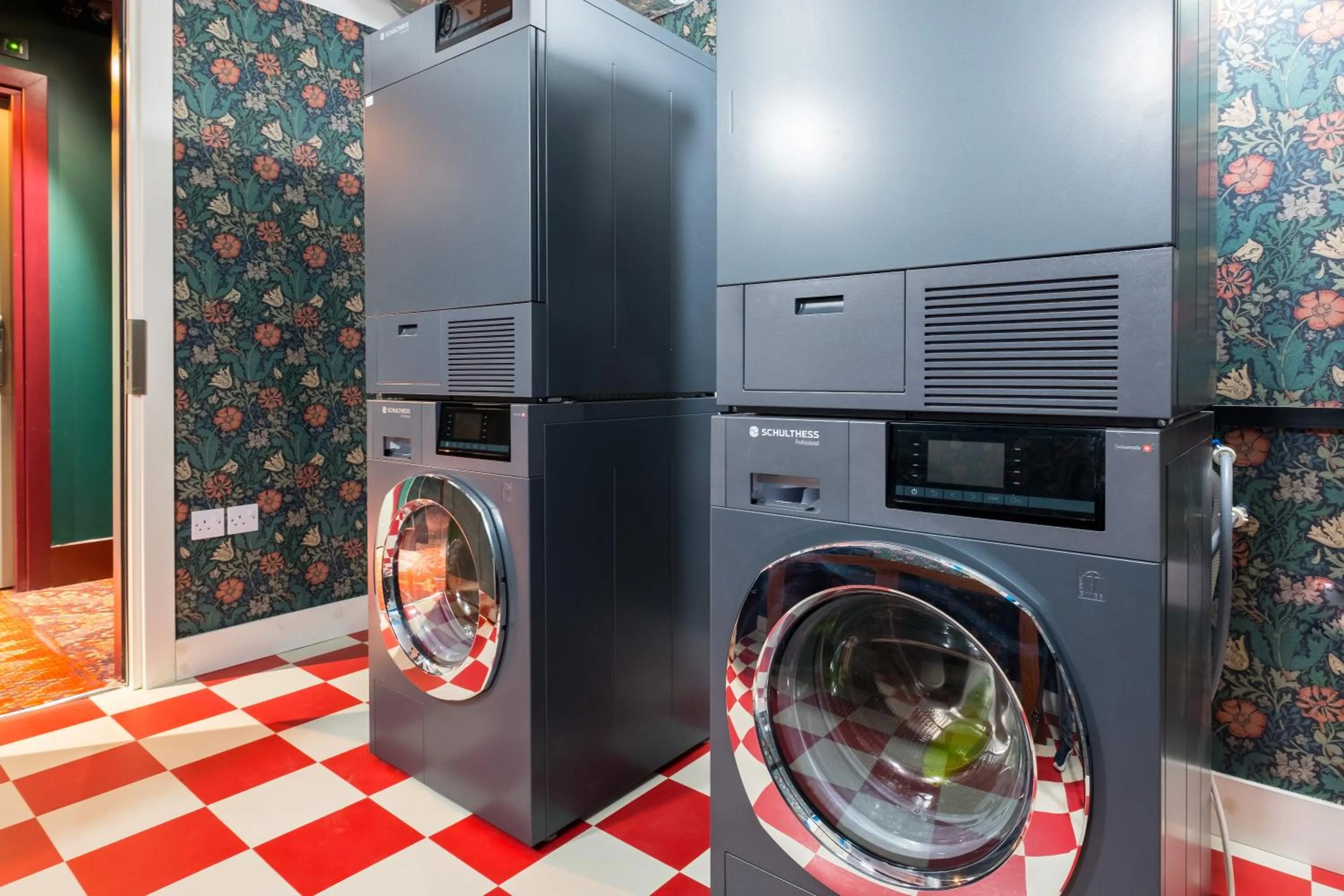 laundry in room2 London Chiswick Hometel