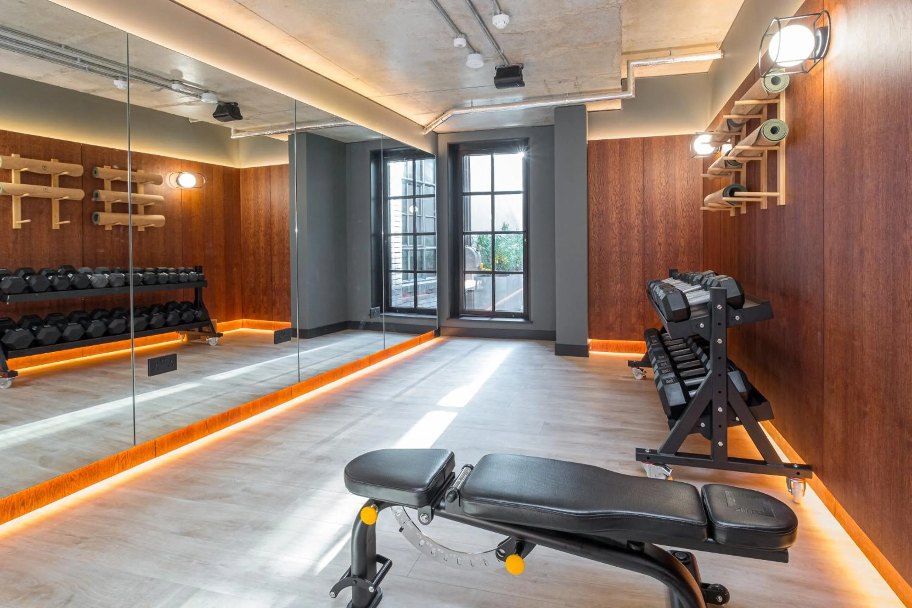 Fitness centre/facilities in room2 London Chiswick Hometel