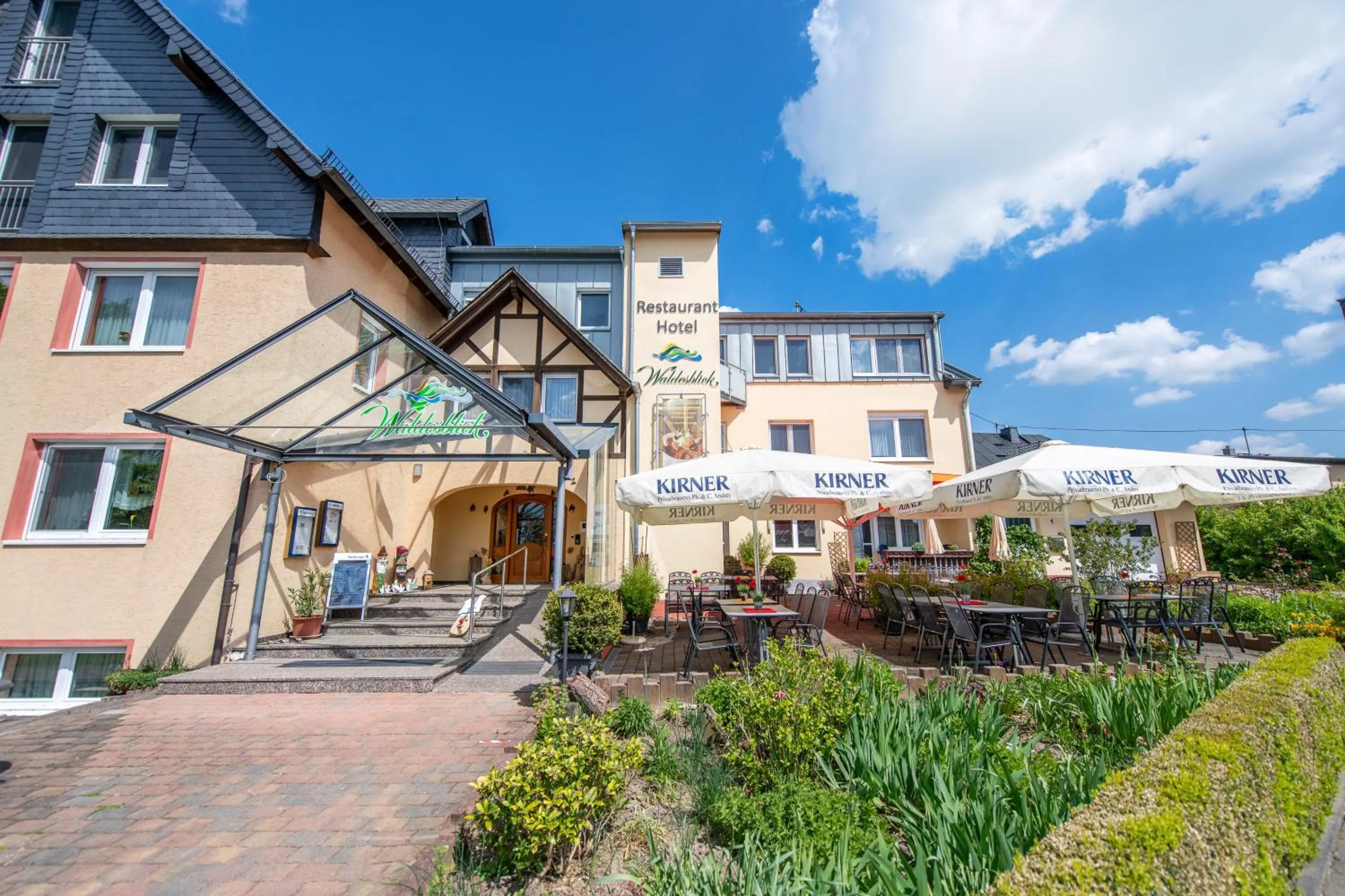 Property building in Waldesblick, Hotel-Restaurant