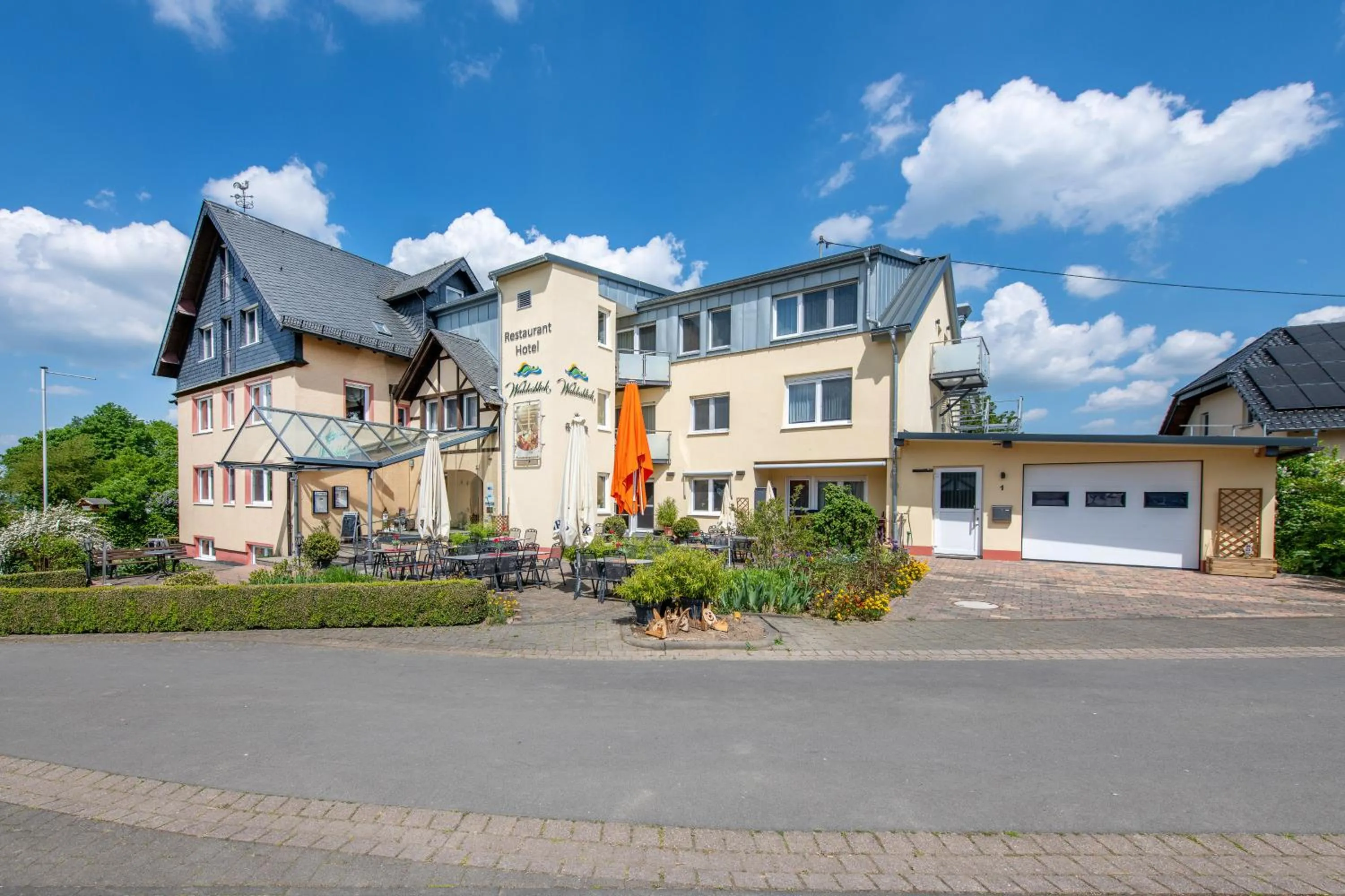 Property building in Waldesblick, Hotel-Restaurant