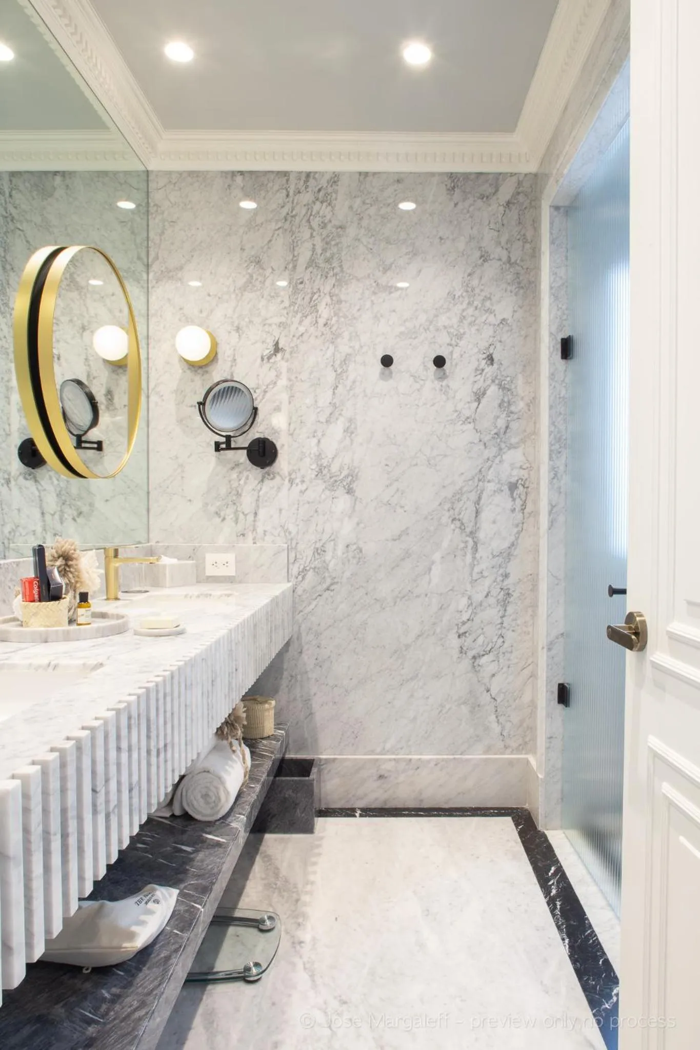 Bathroom in The Alest Hotel