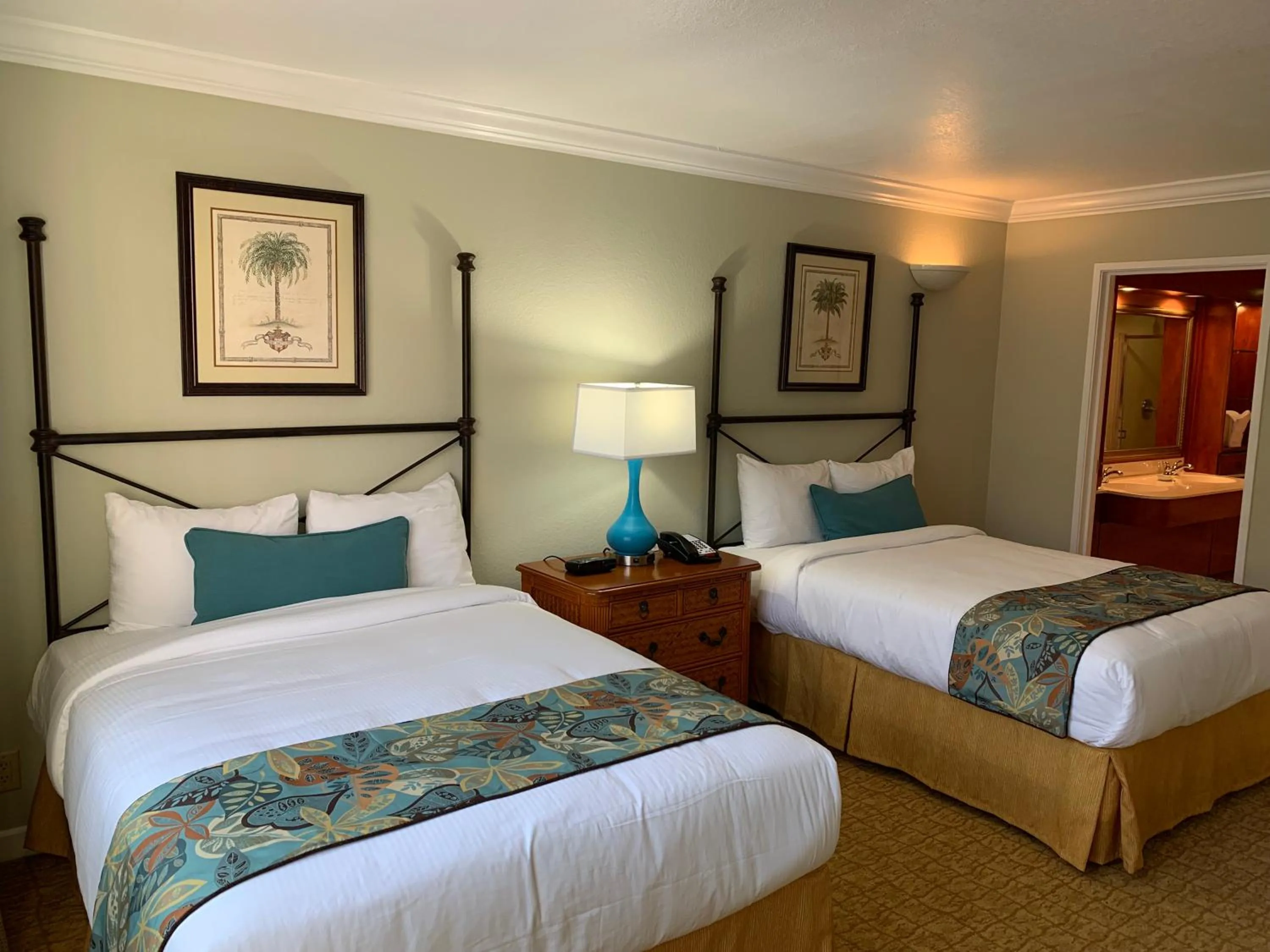 Bed in Palm Beach Shores Resort and Vacation Villas