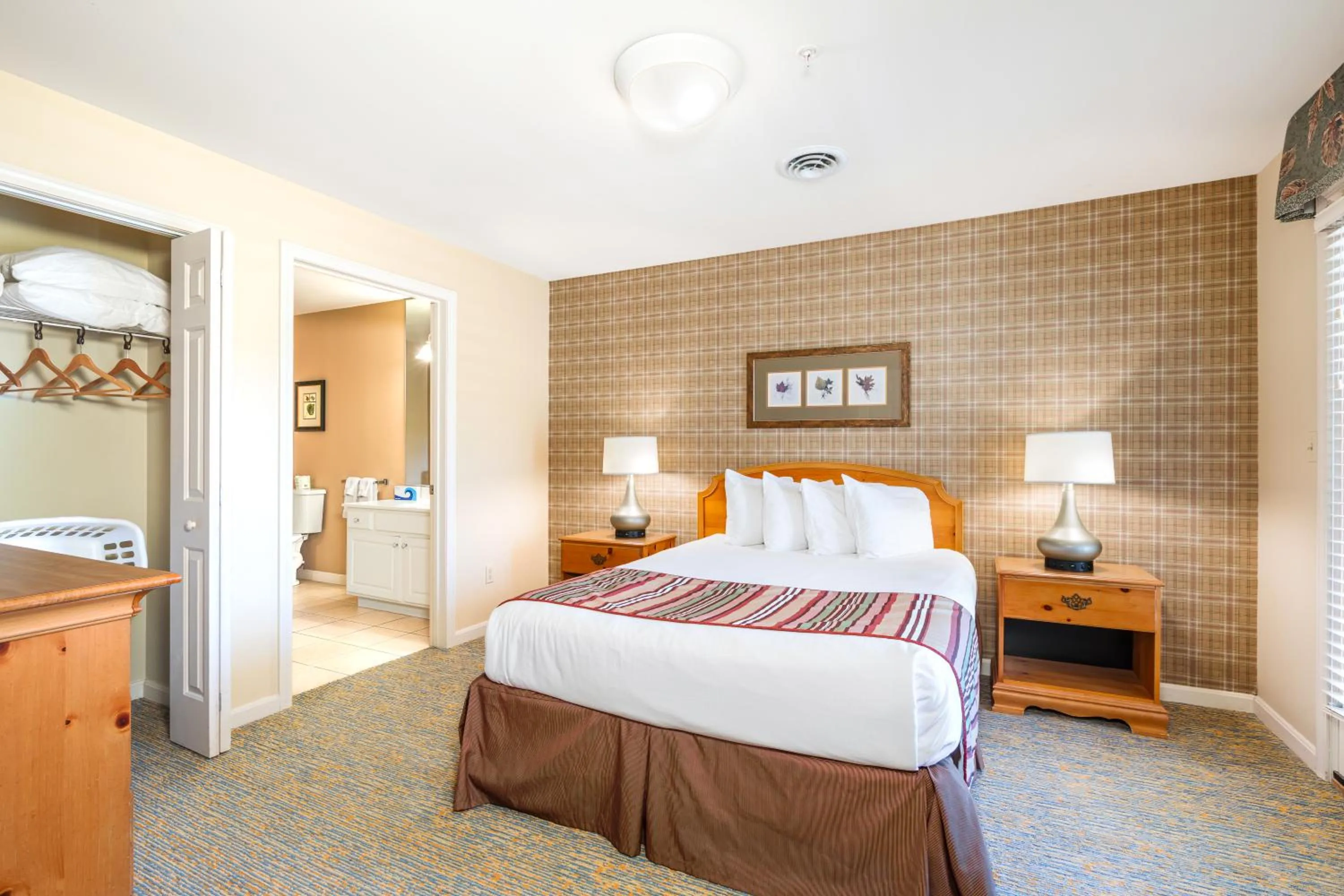 Bedroom, Bed in Vacation Village in the Berkshires