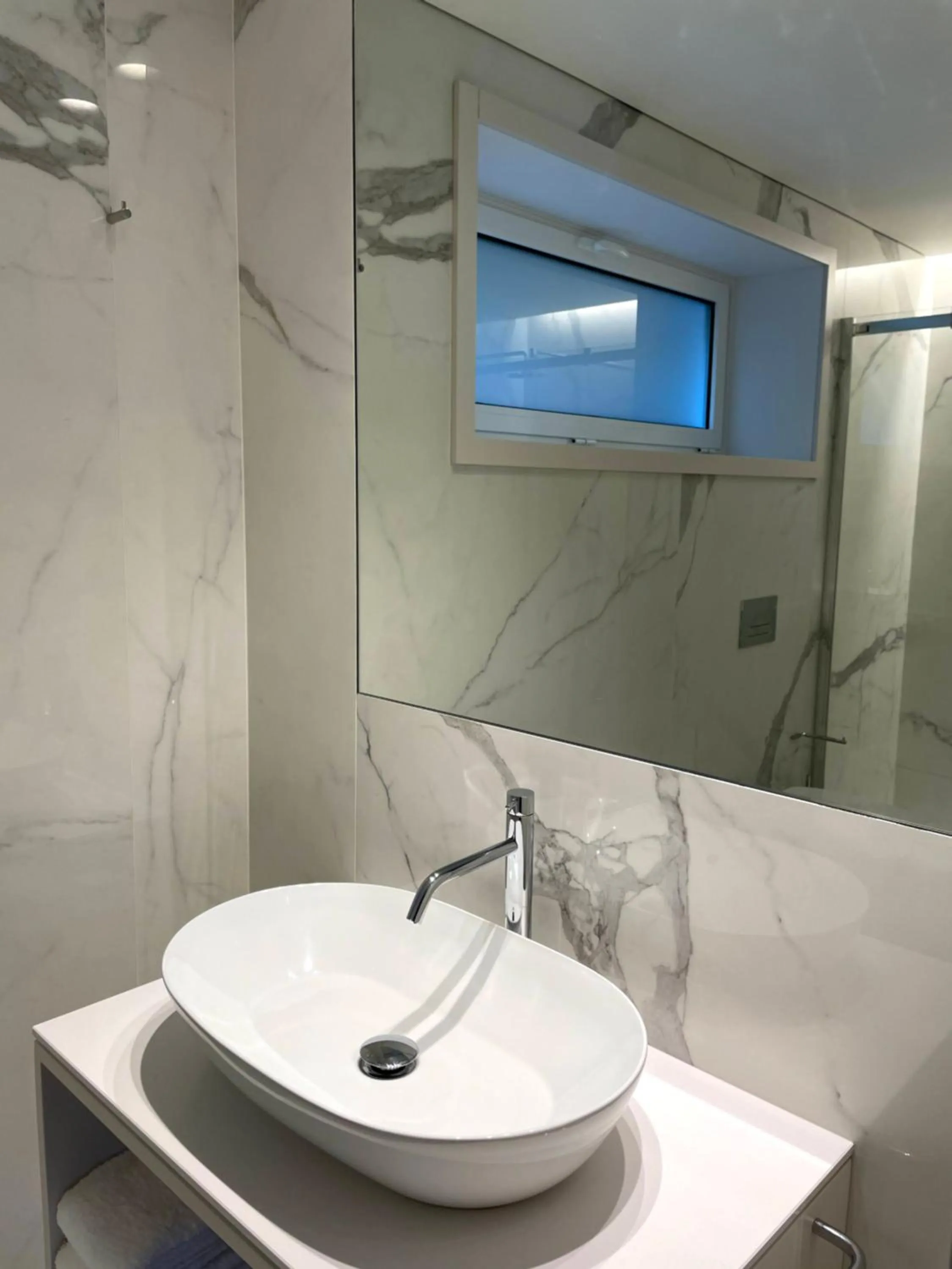 Bathroom in Santiago Family House